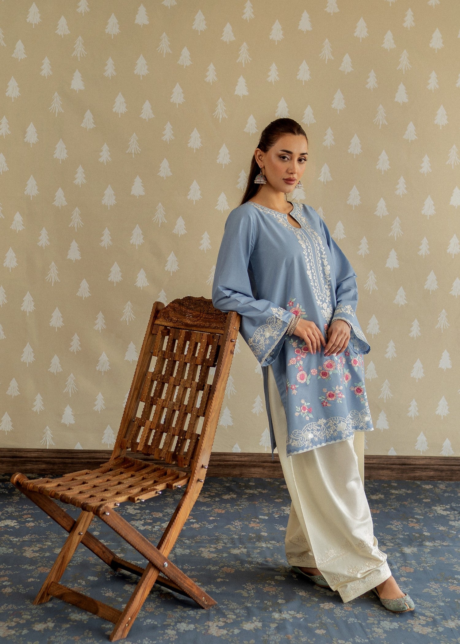 lawn Kurta Set in Off-white, sky