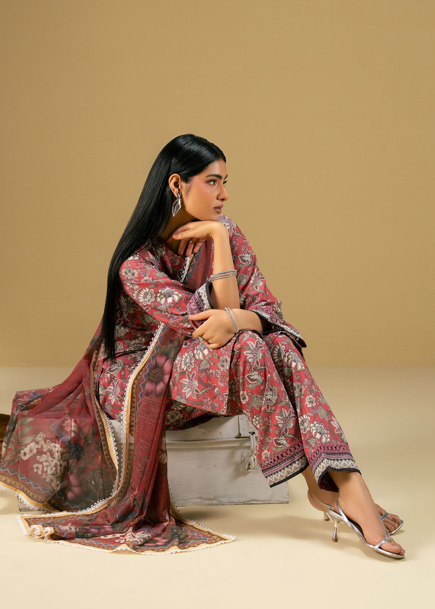 lawn Kurta Set in Rose red