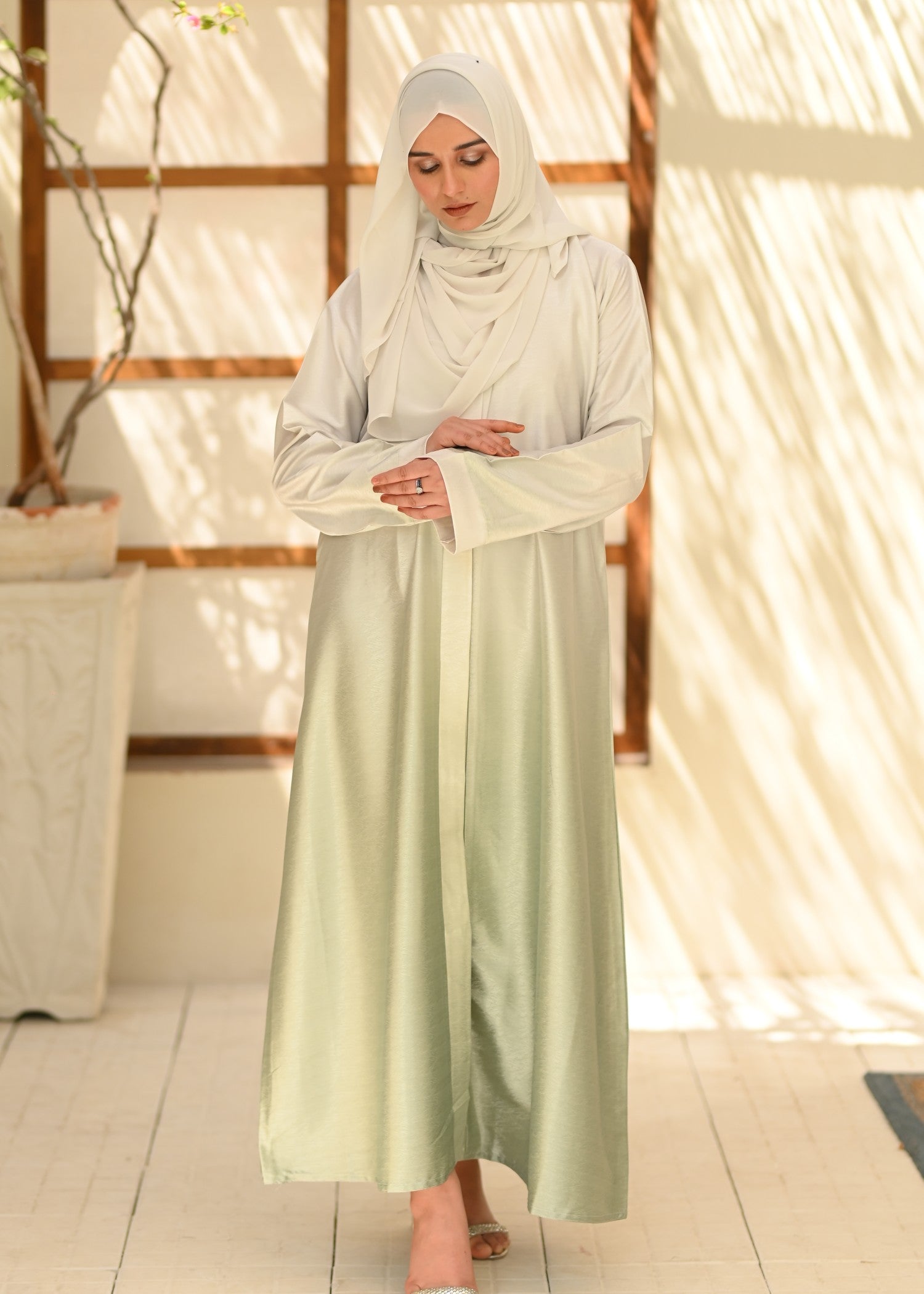 polyester-silk blend Abaya in Mint green