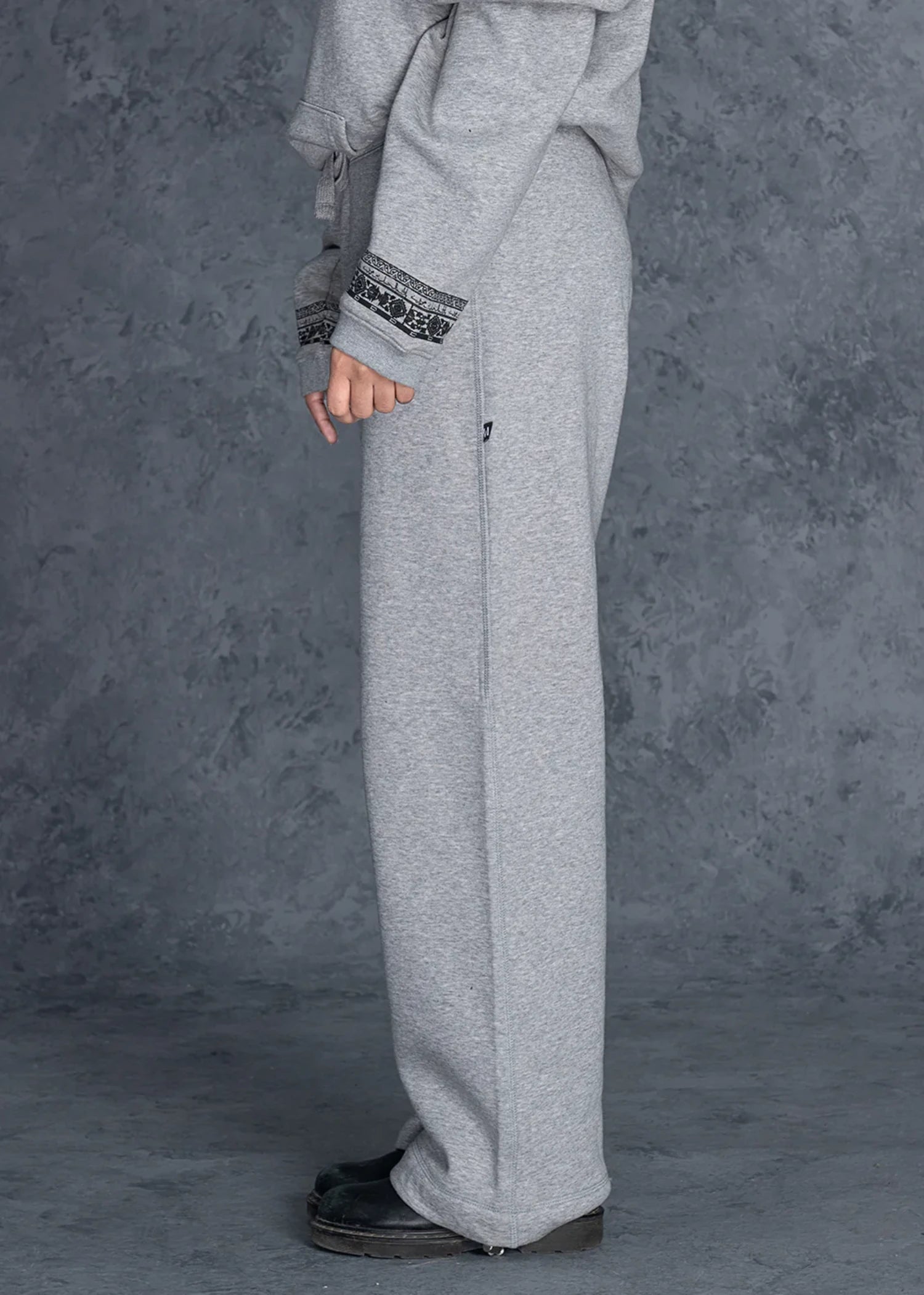 fleece Trousers in Pastel grey