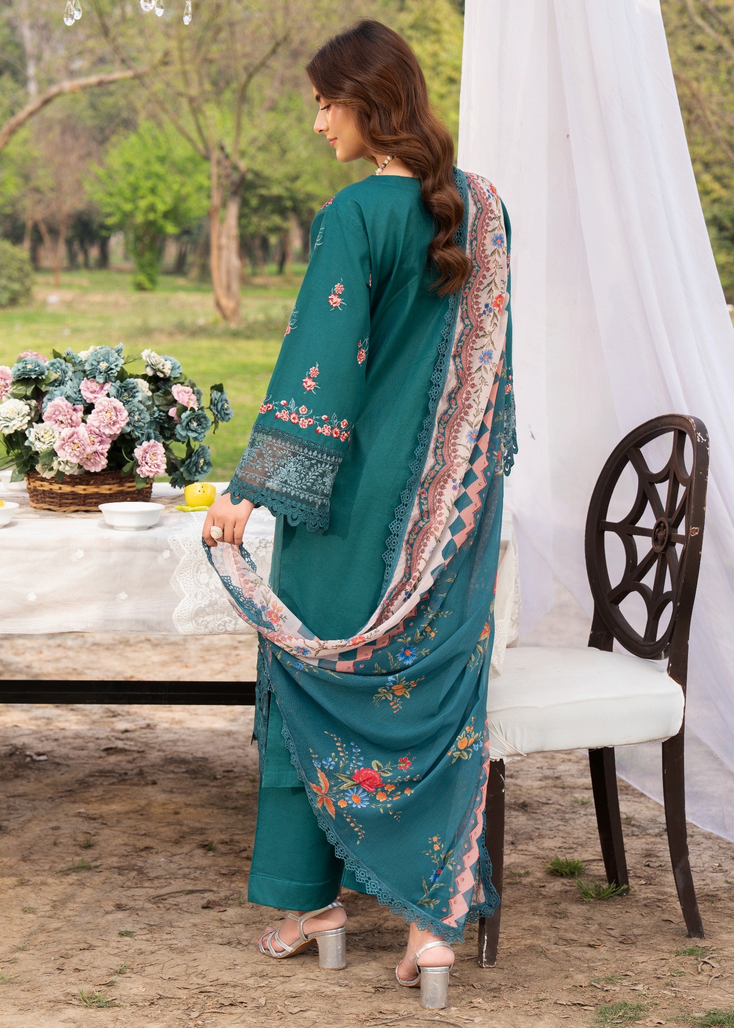 lawn Kurta Set in Pine green