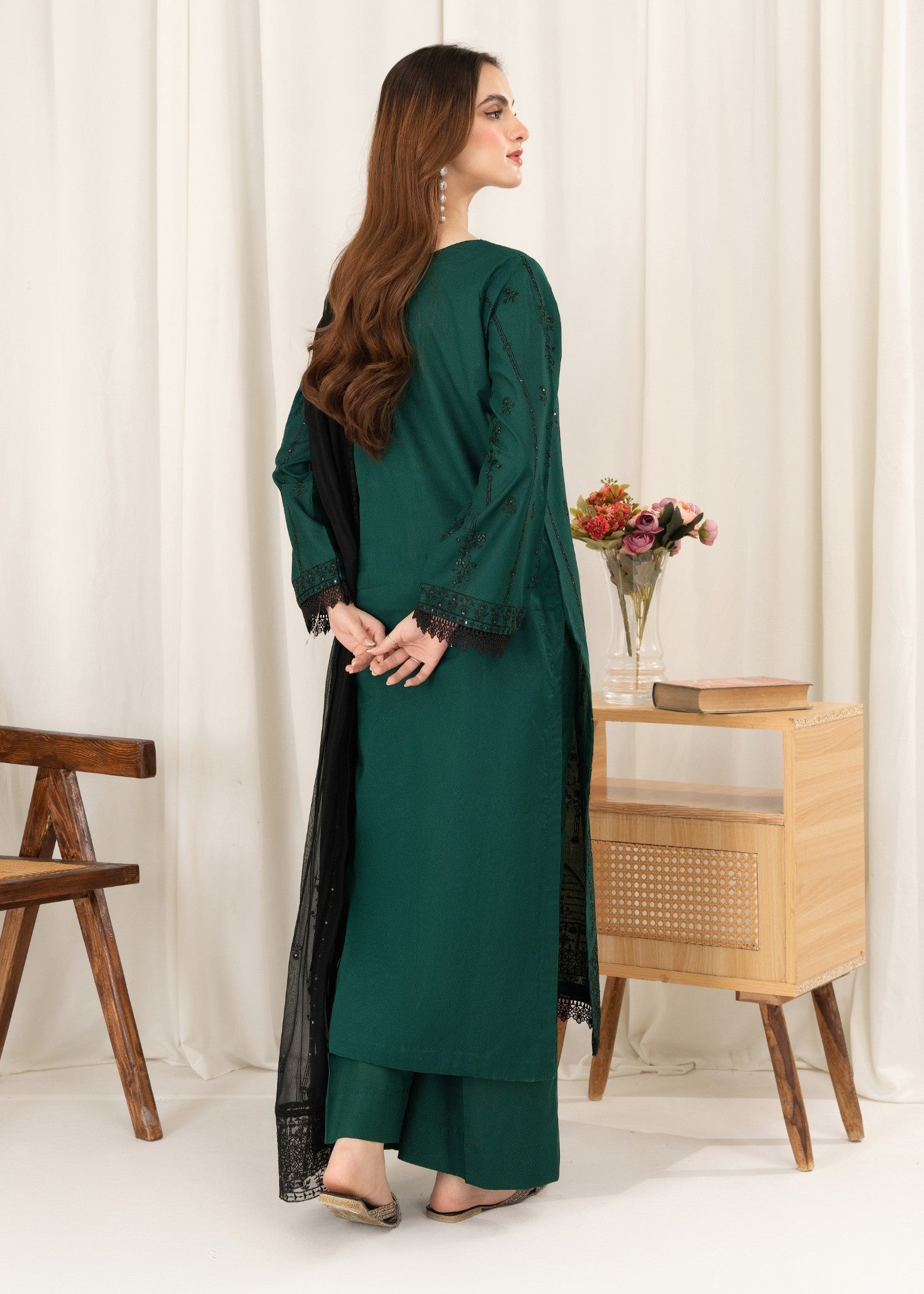 lawn Kurta Set in Emerald green