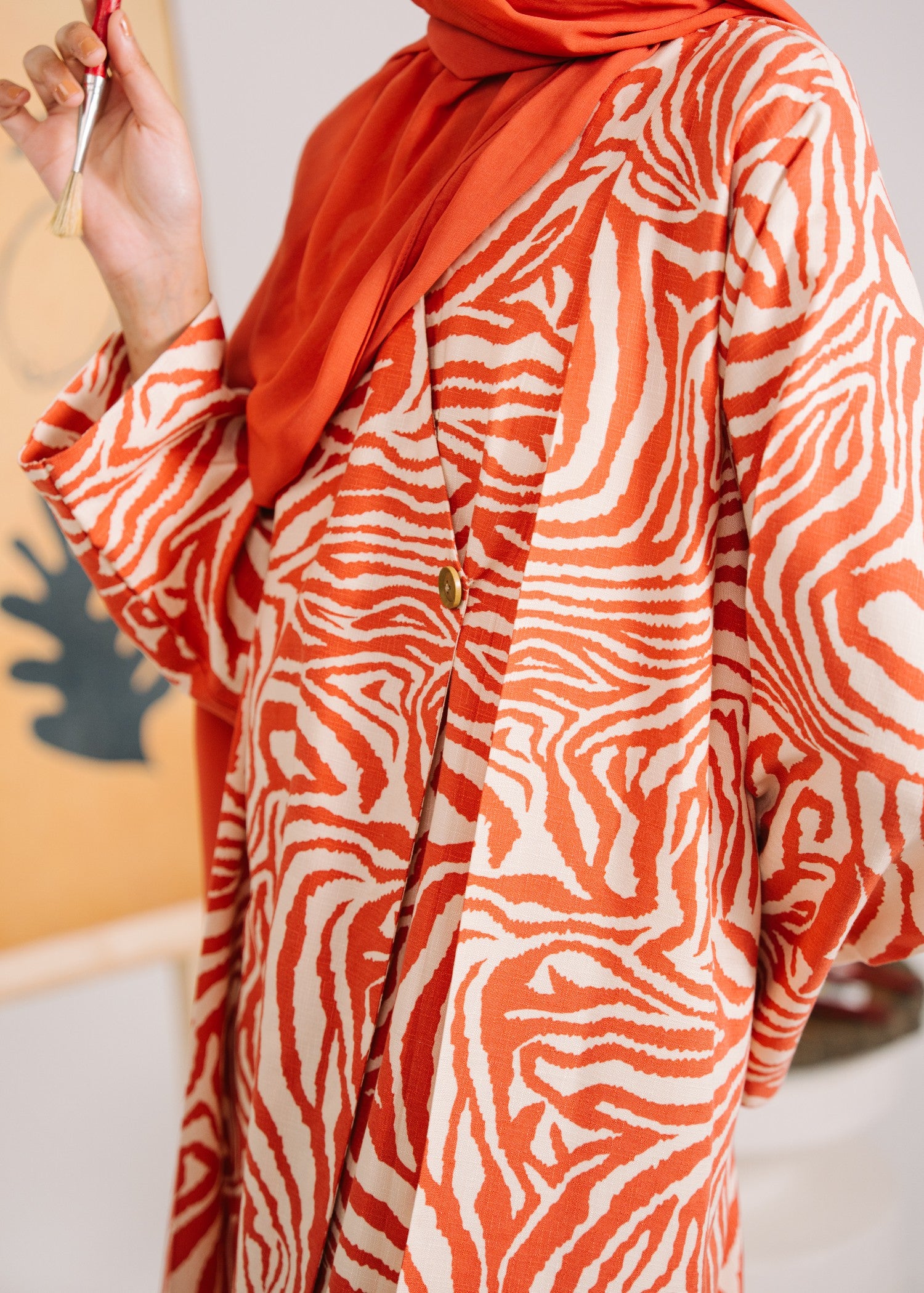 linen Abaya in White, orange