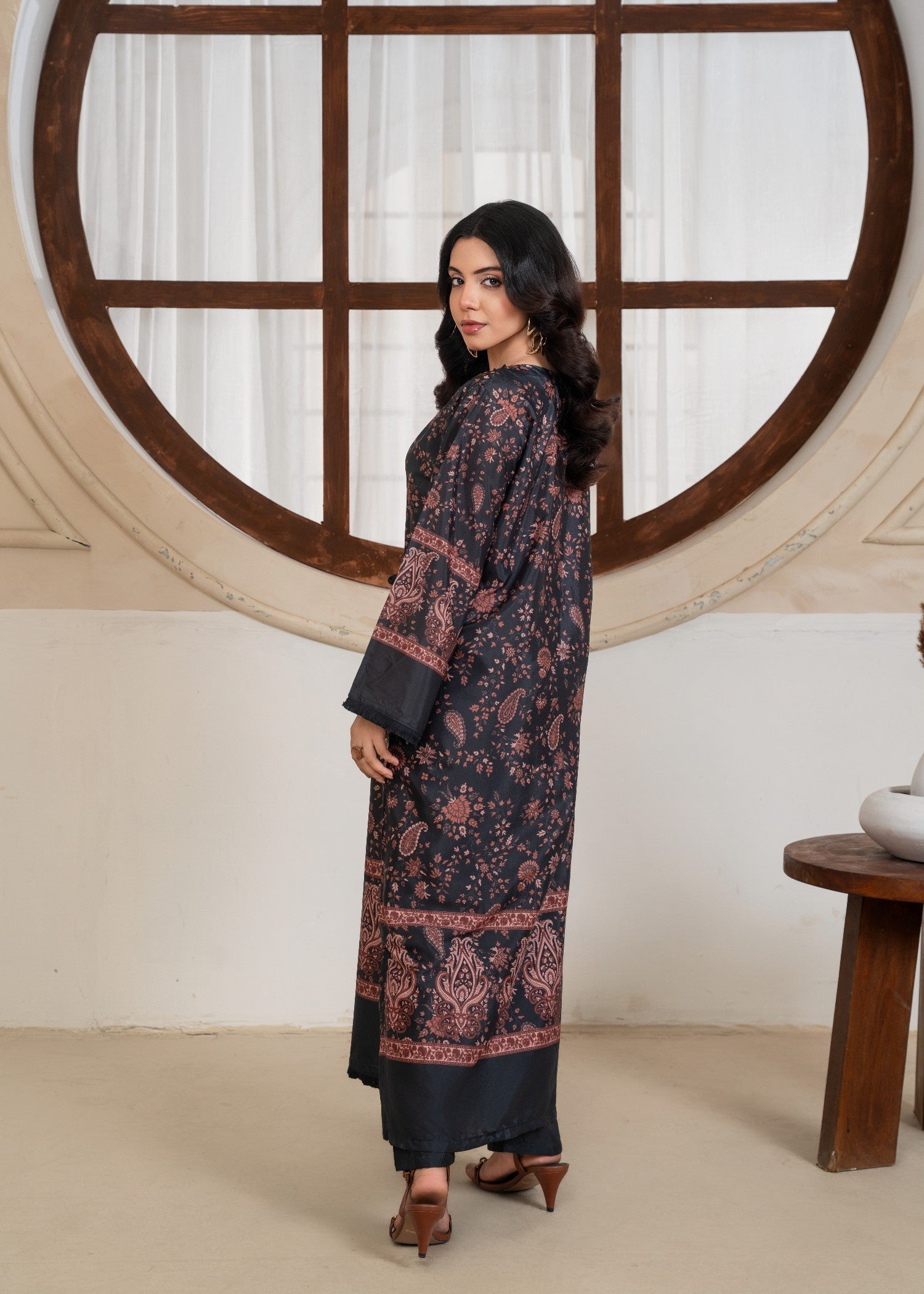 silk grip Kurta Set in Black