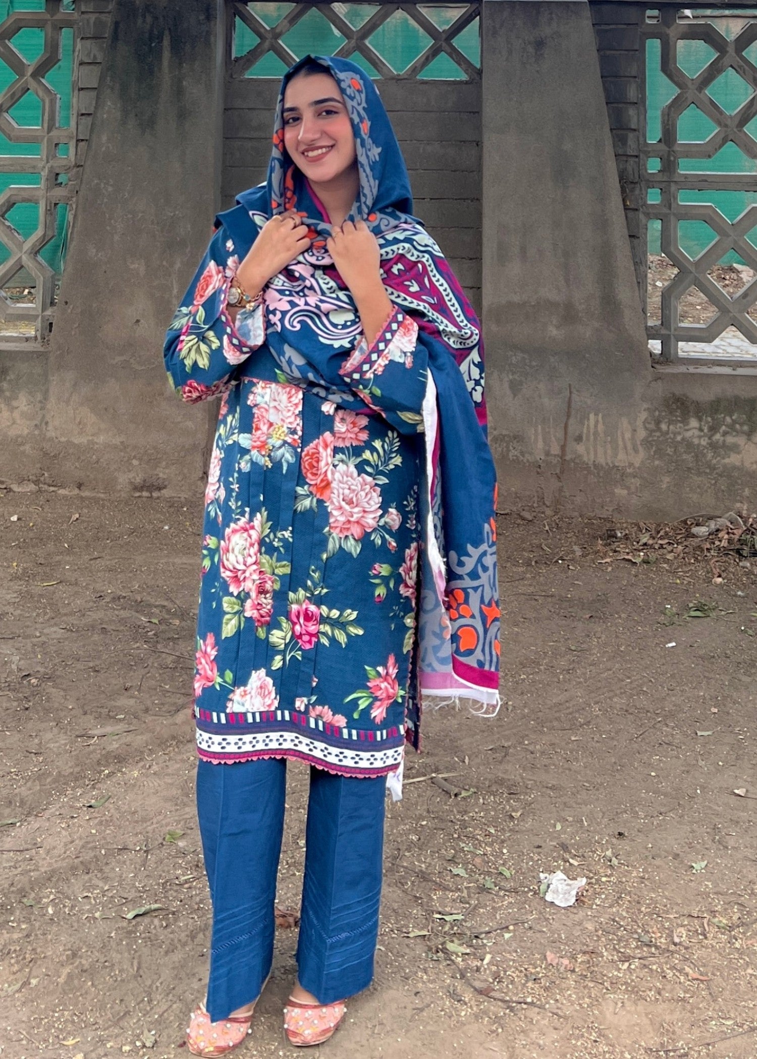 khaddar Kurta Set in Cobalt blue