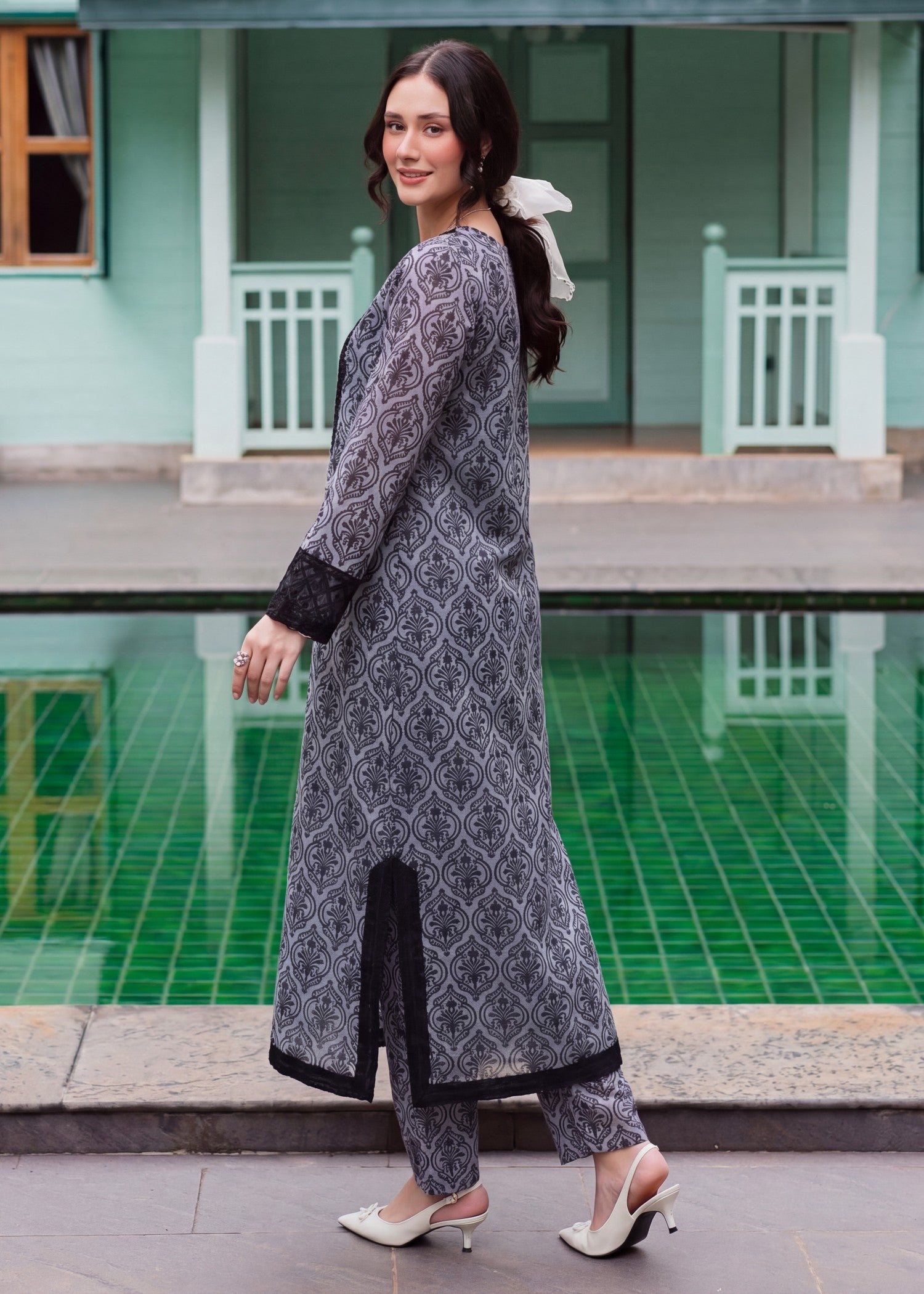 lawn Kurta Set in Dark grey