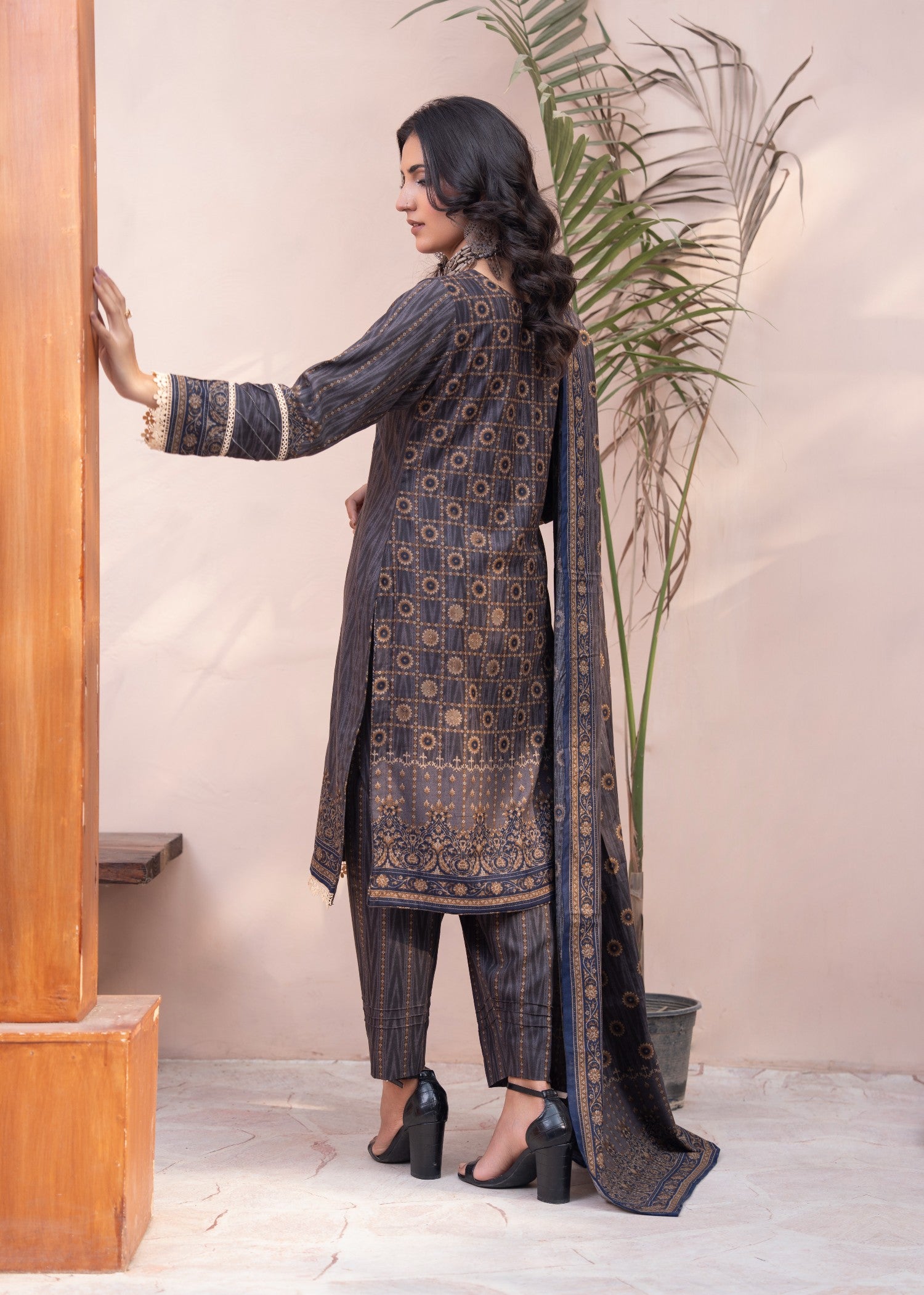 dhanak Kurta Set in Steal grey