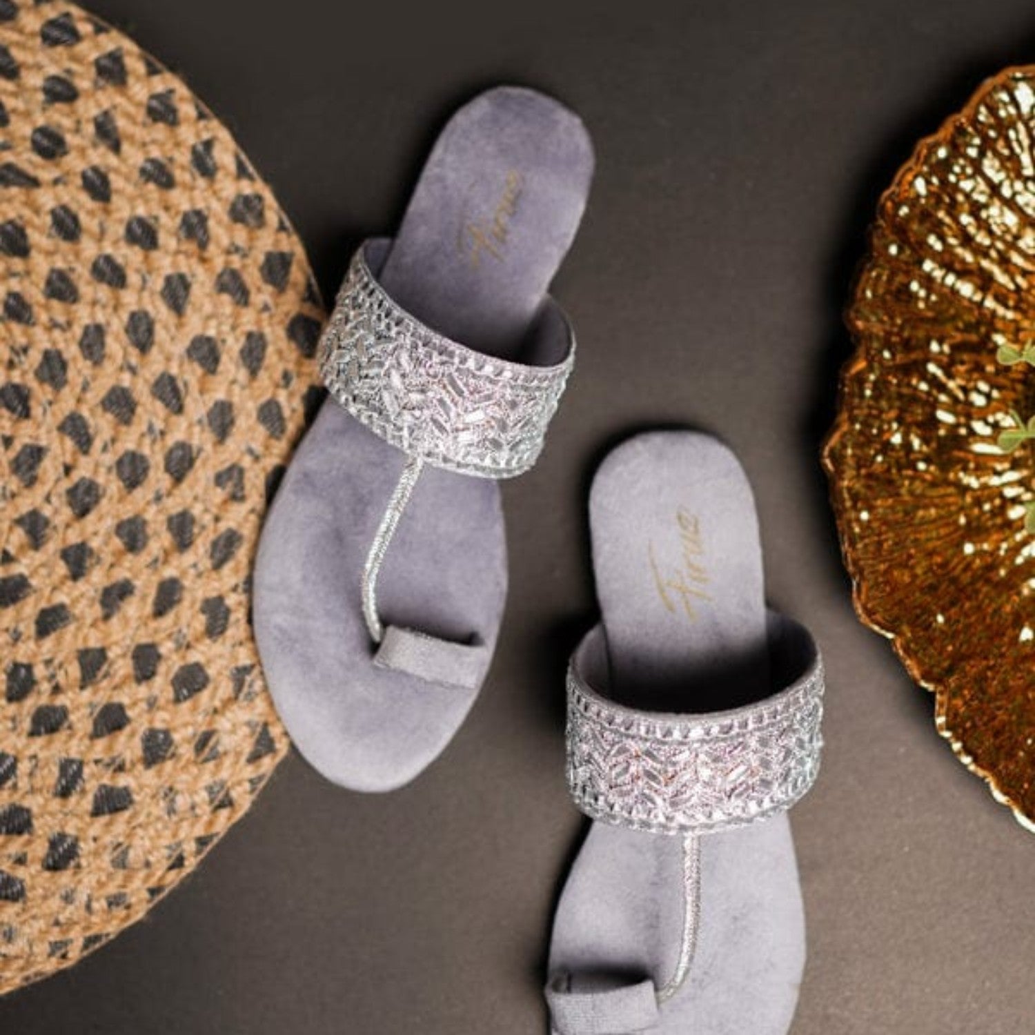 Kolapuri in Silver by - High Quality Women Kolapuri ZUA4342