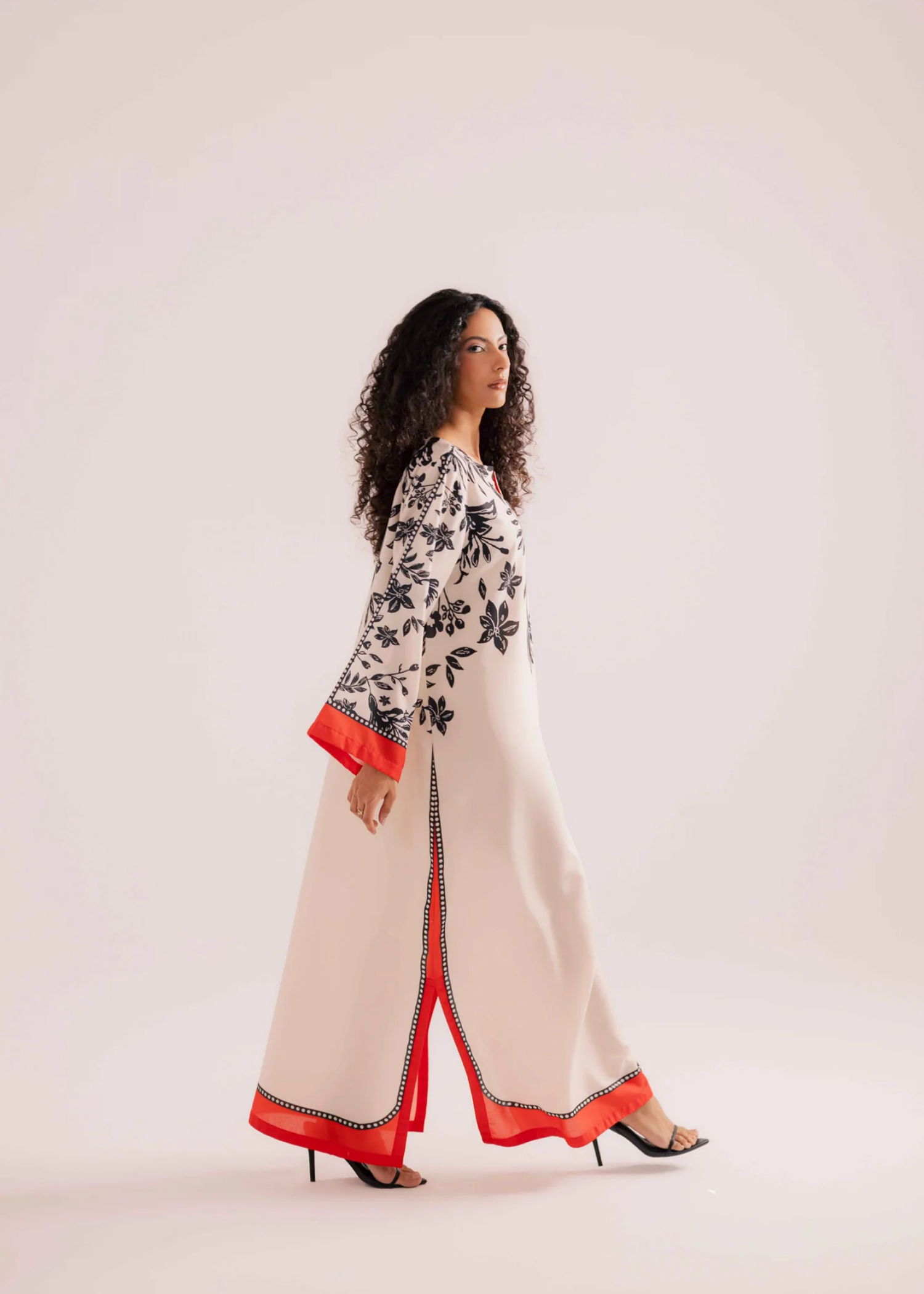 raw silk Kaftan in Off-white, sunset orange