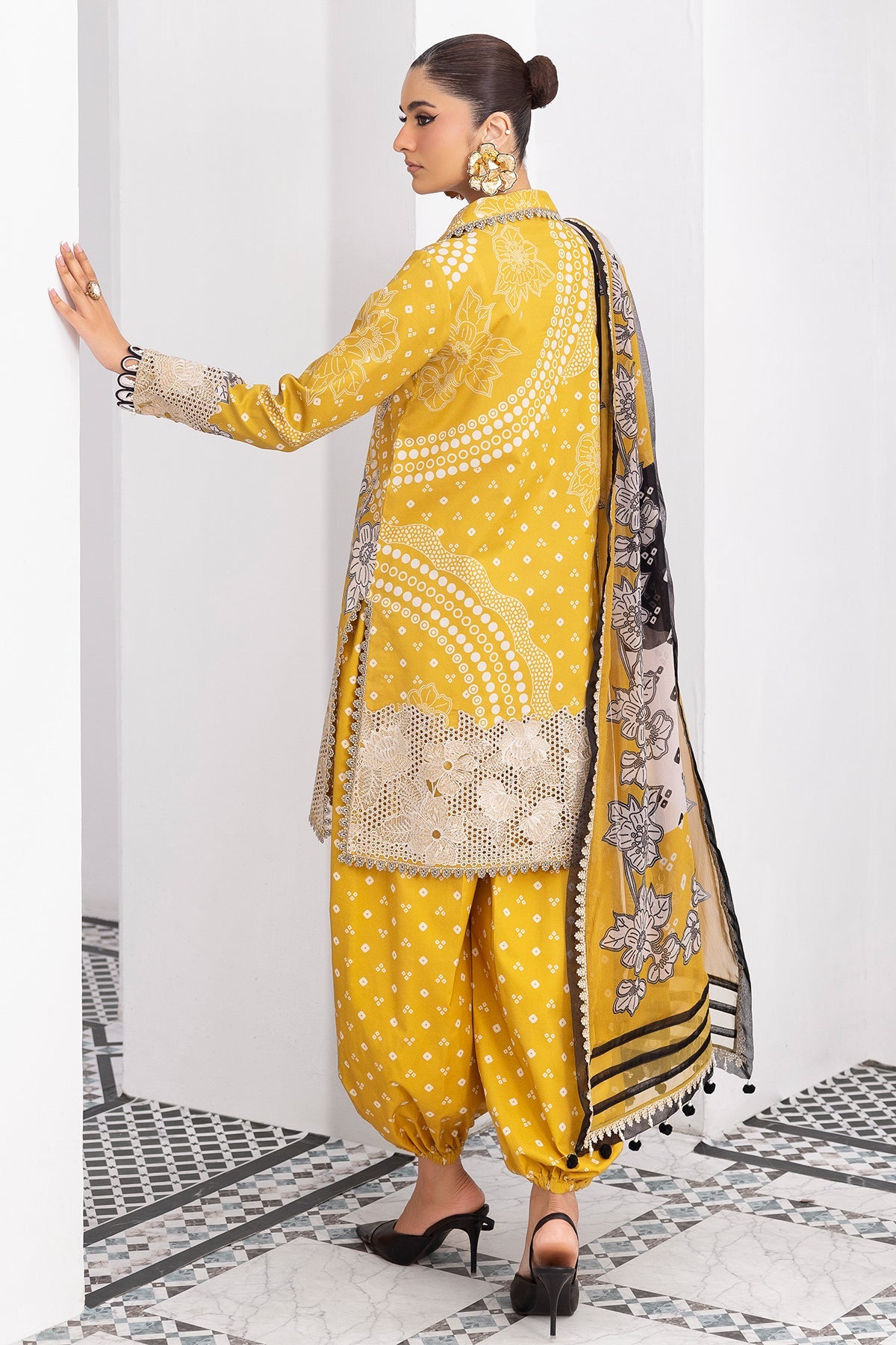 Rang-e-Bahar Lawn – CRB6-20