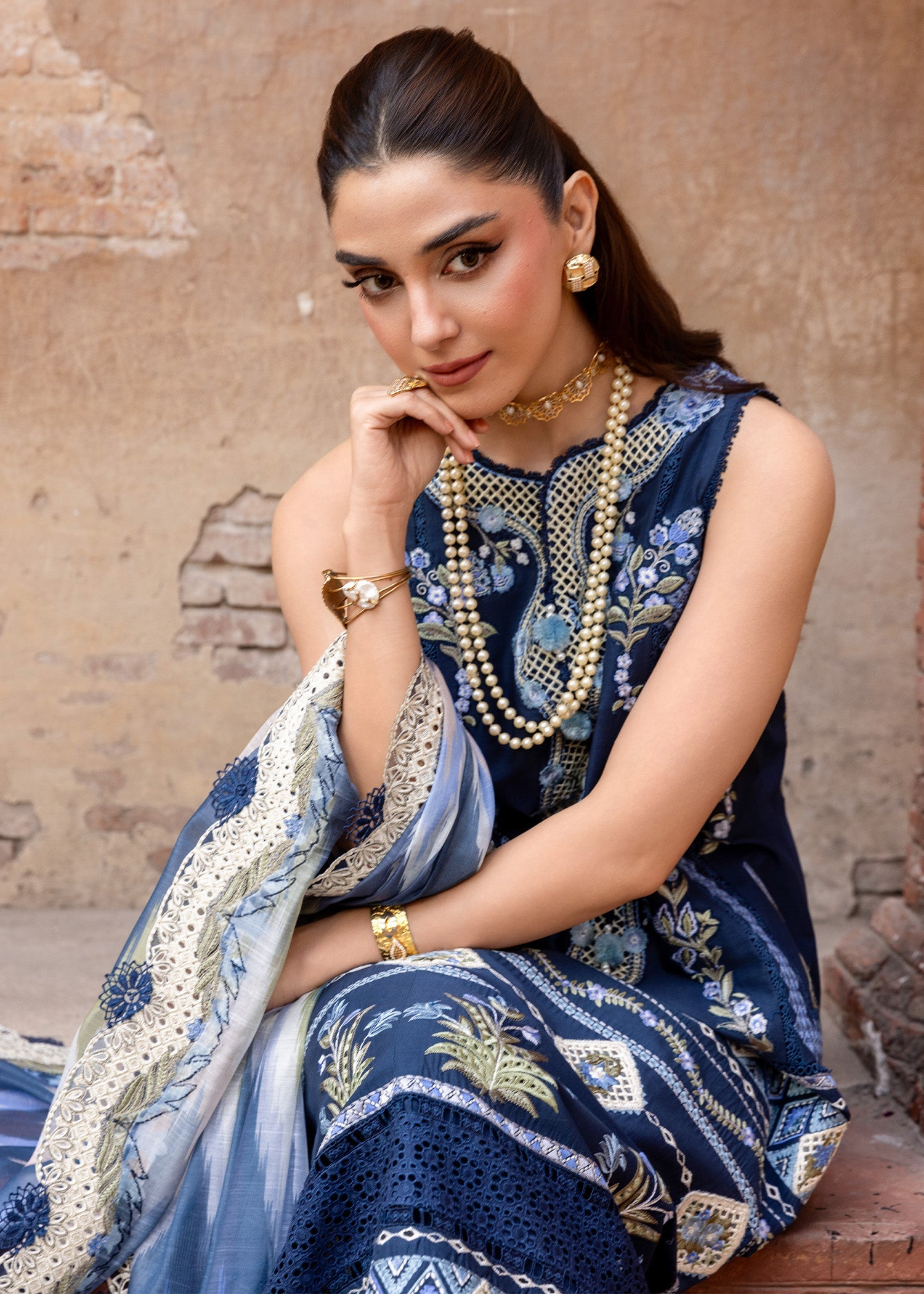 Breeze Festive Luxury Lawn – RUNA-8-B