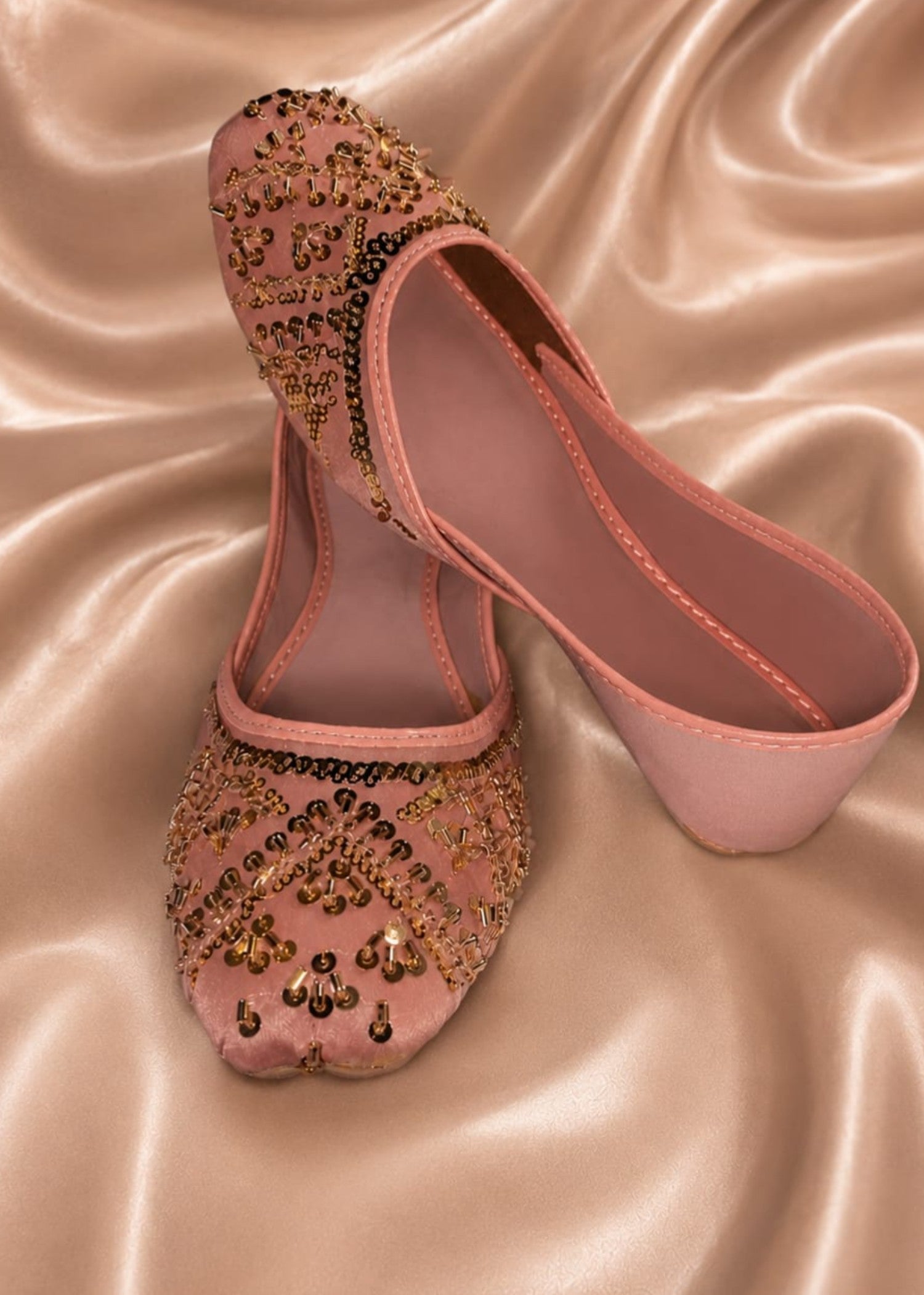 Khussa in Baby pink by - High Quality Women Khussa IXK3762
