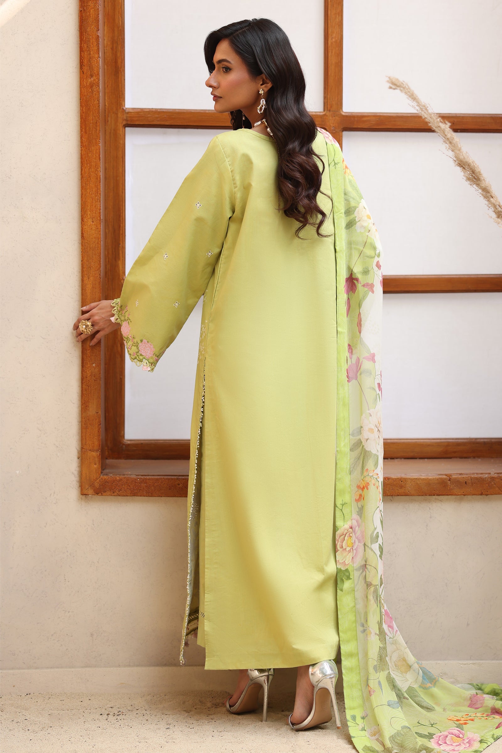 Raaya Rameen Lawn – DAISY