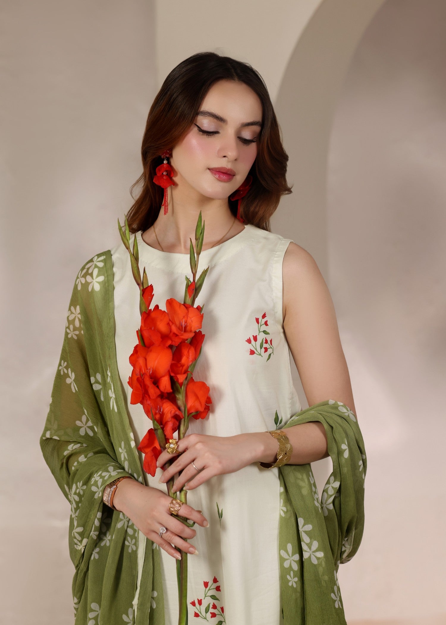 lawn Kurta Set in Off-white, olive green