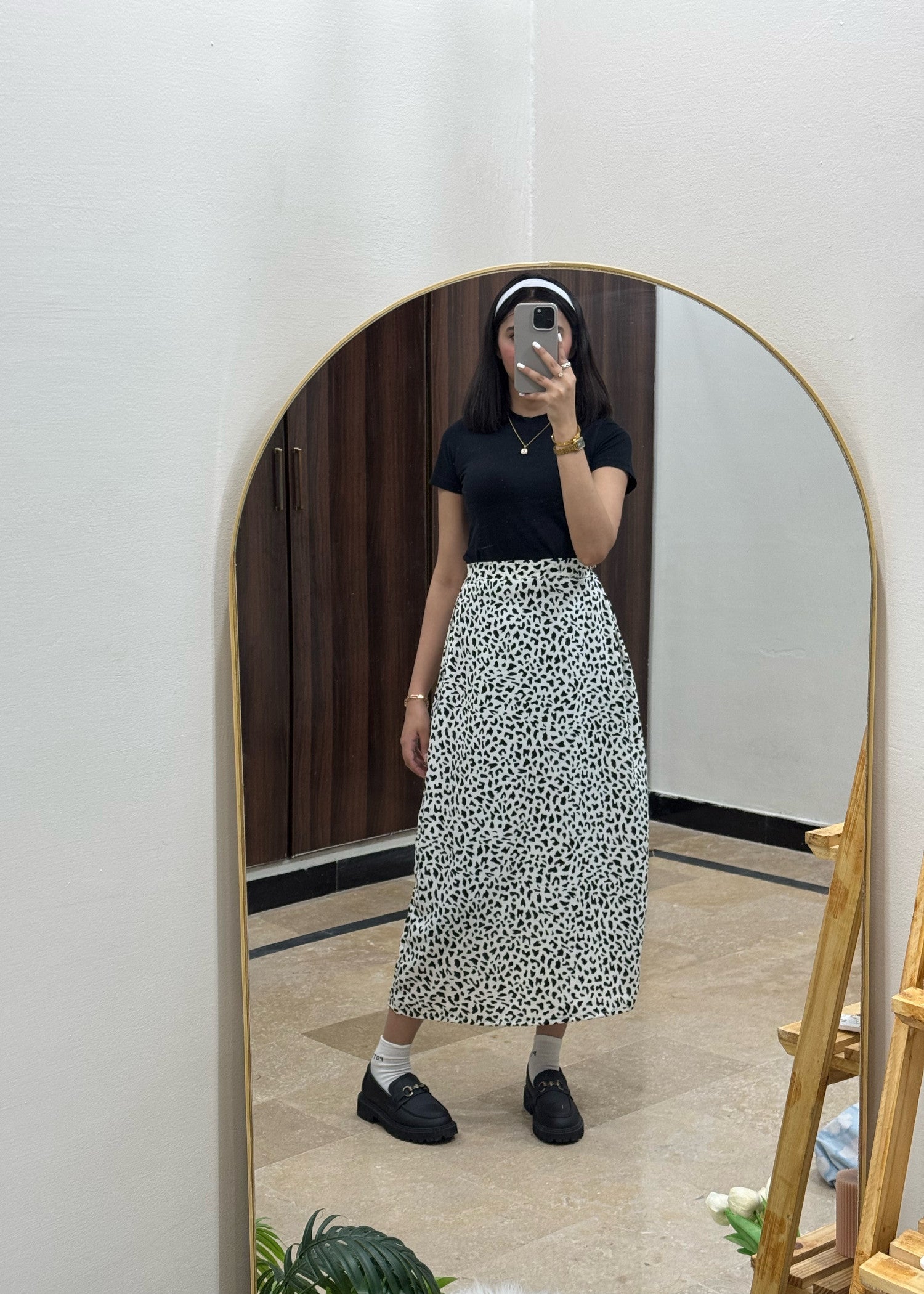 grip Skirt in Black, white