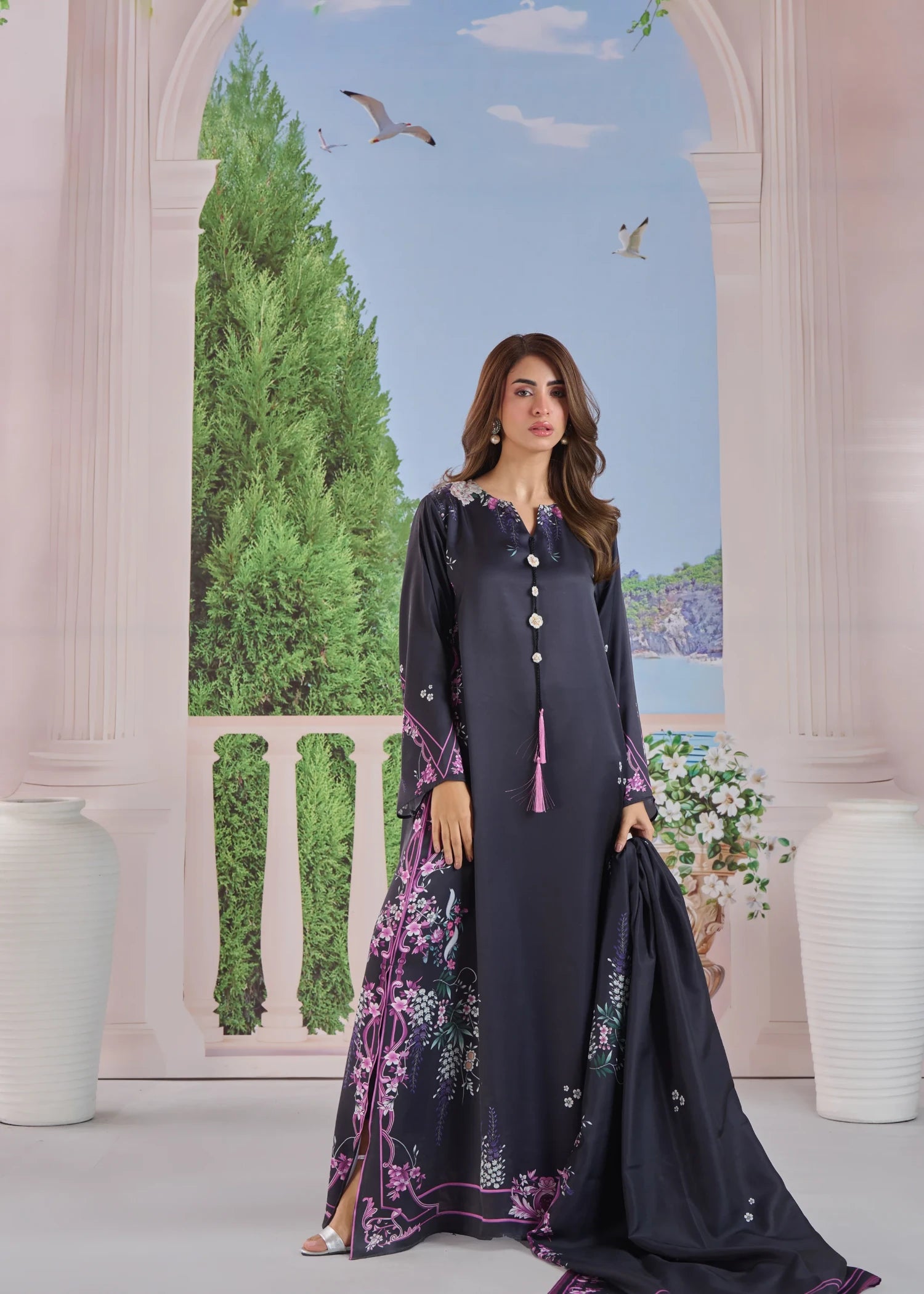 charmuse/shamooz Kaftan in Black