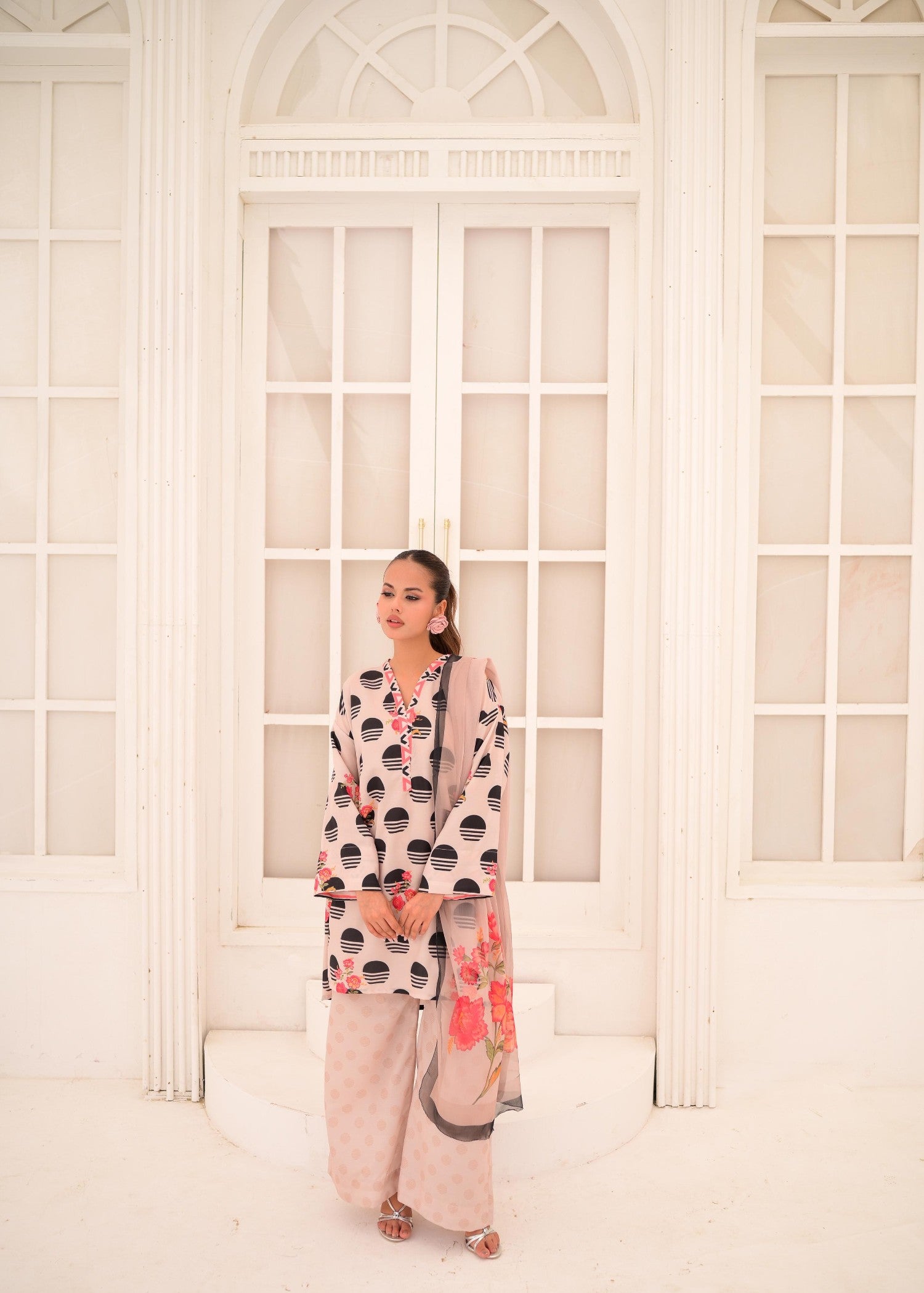 swiss lawn Kurta Set in Beige