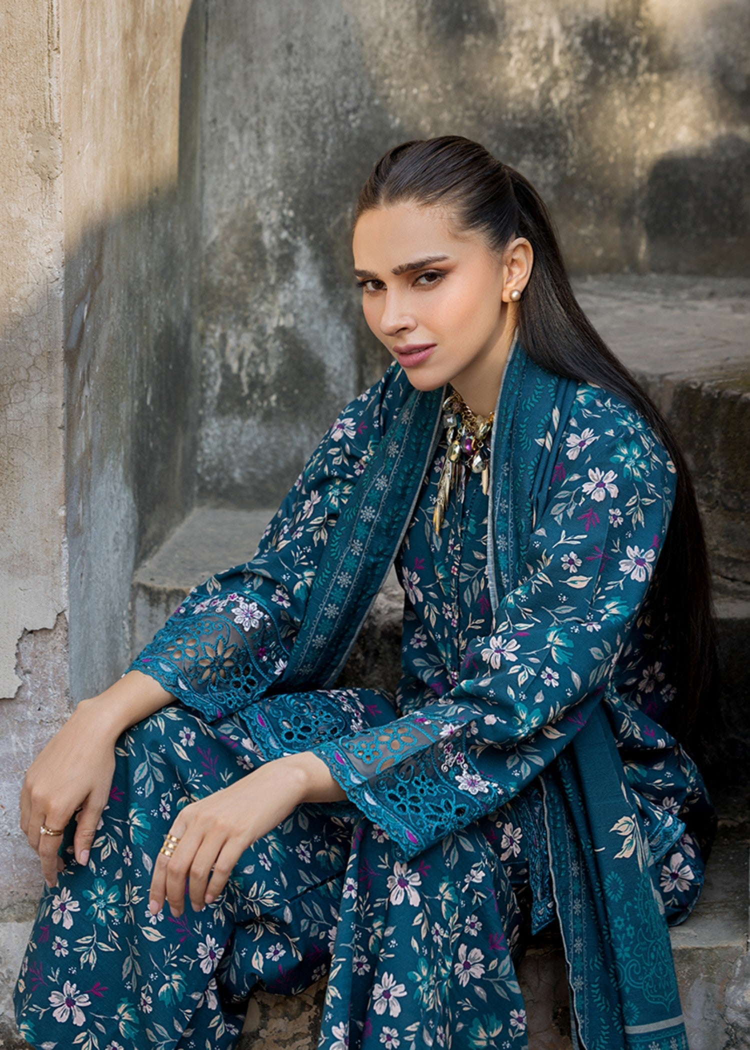 khaddar Kurta Set in Sapphire blue