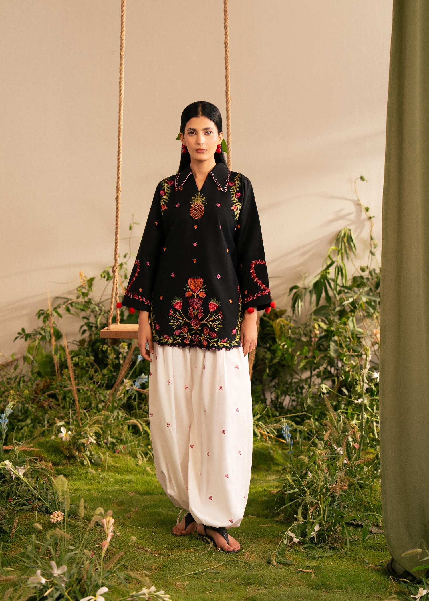 lawn cotton Kurta Set in Black, white
