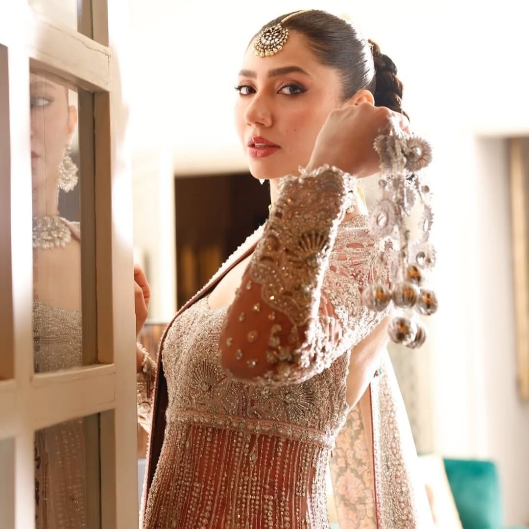 Paranda in Silver Color by - Trendy Women Paranda CDA7600