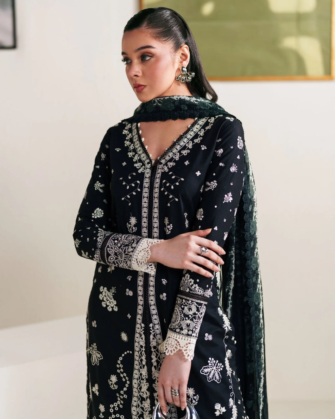 Whispers of Summer Luxury Lawn – MAEVE