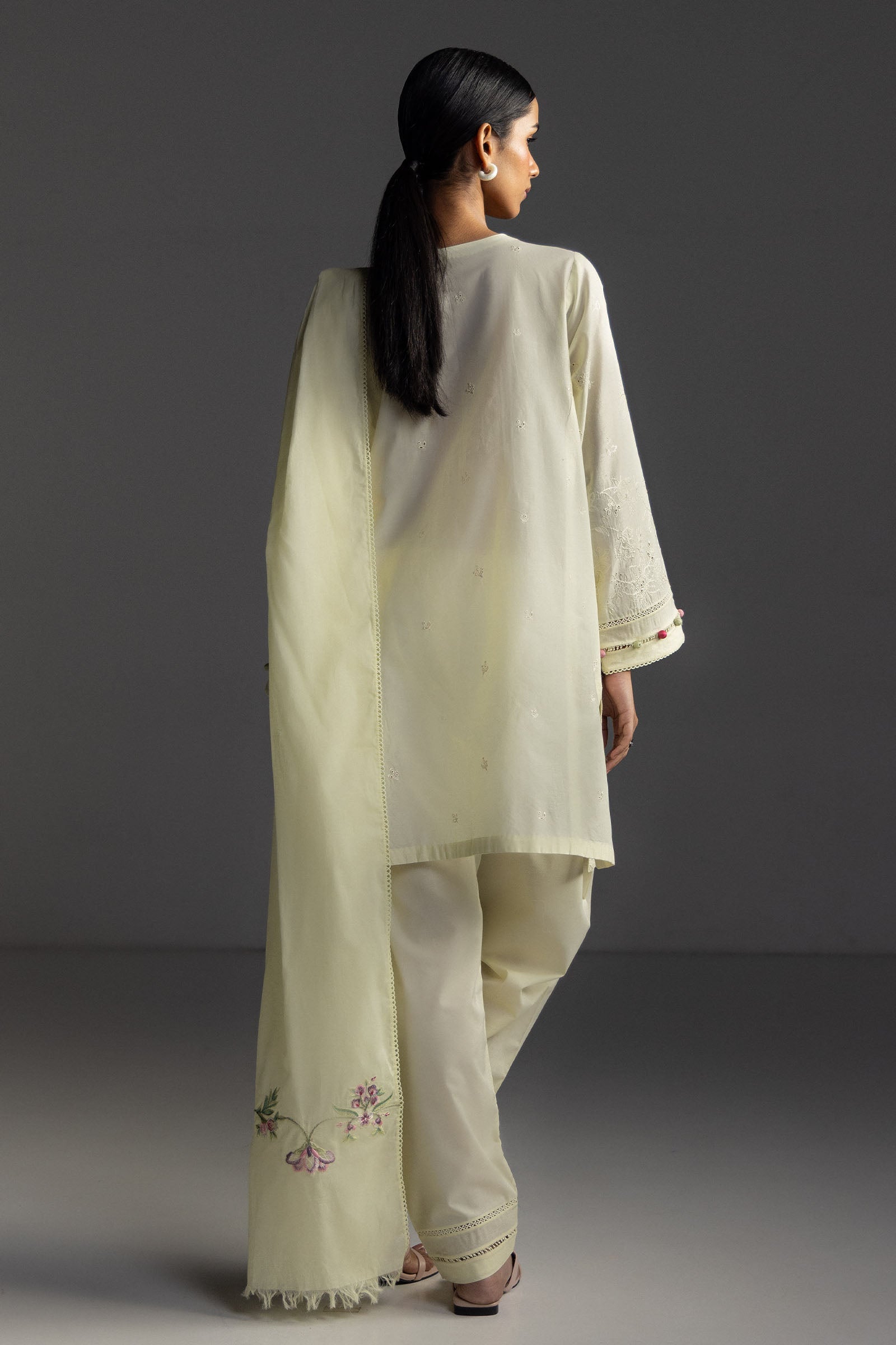 Coco Lawn Edit – Liora-8B