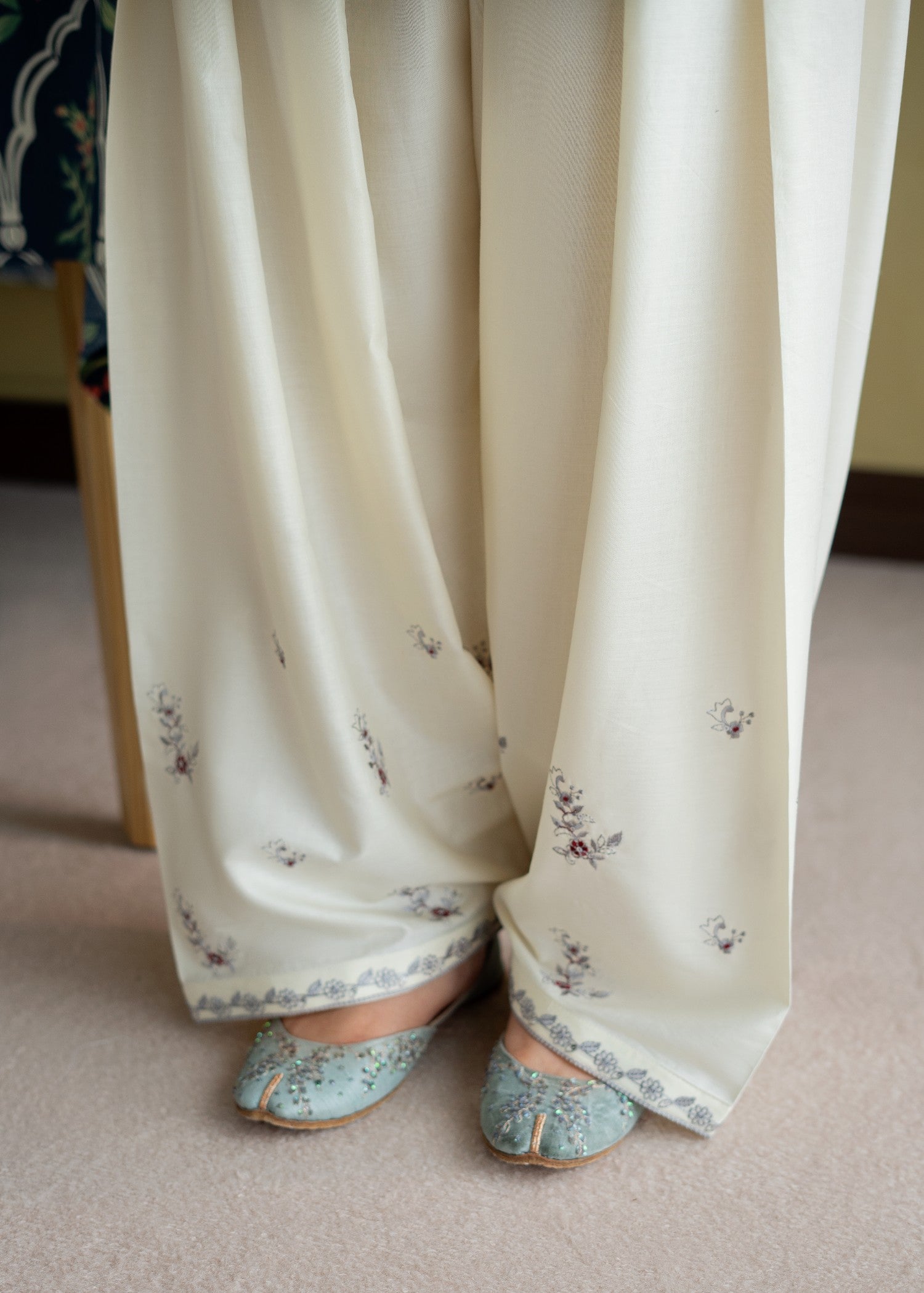 lawn Kurta Set in White, teal