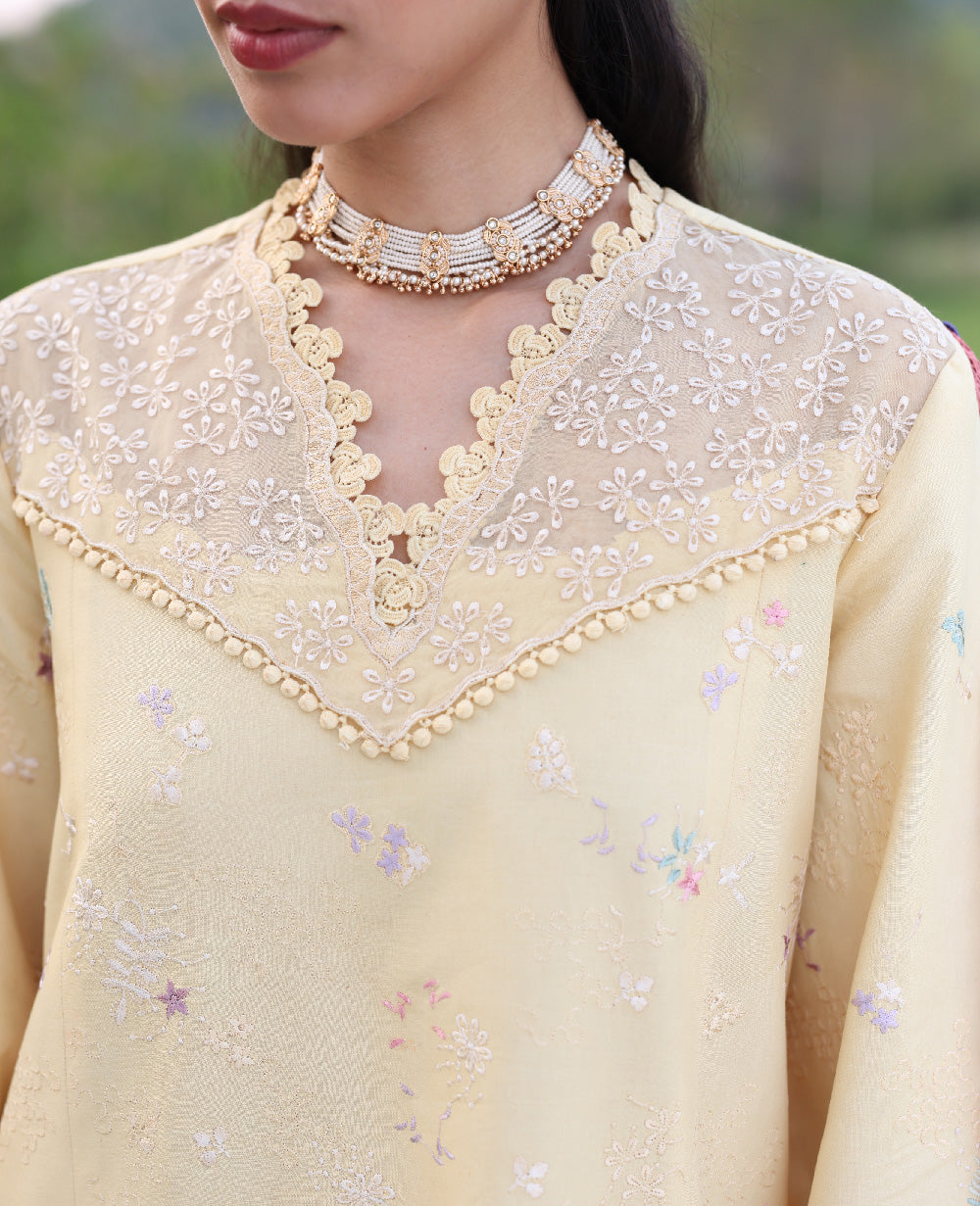 Lilas Lawn – Amris