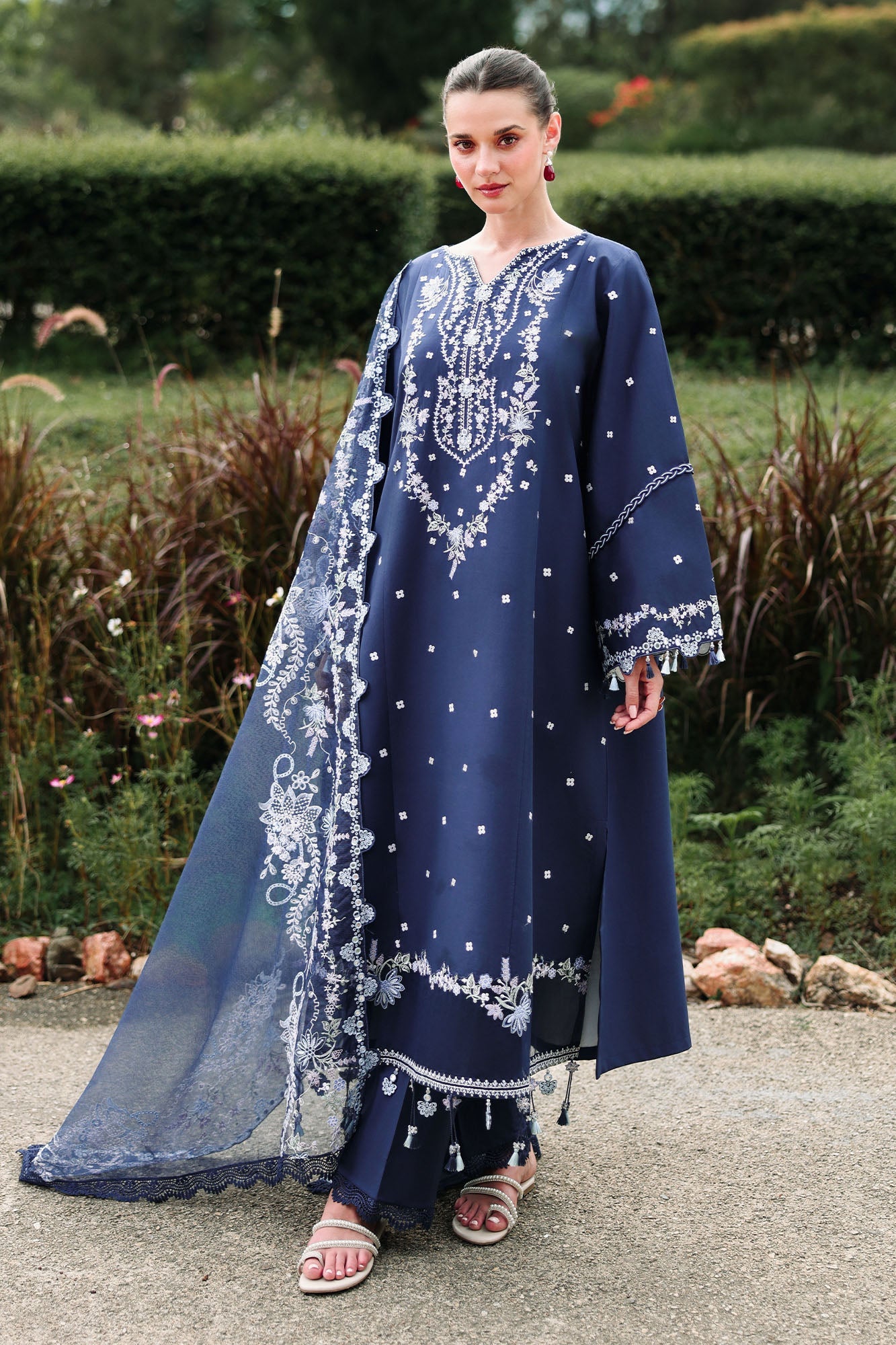 Eid Lawn Edit – Midnight Aura