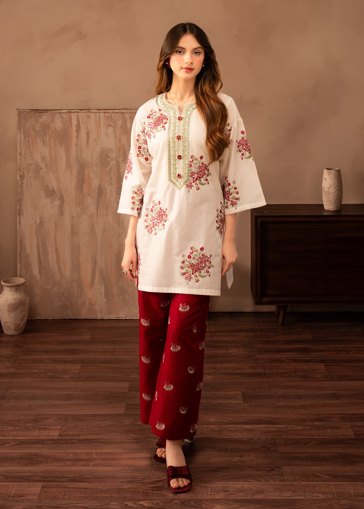 lawn Kurta Set in White, red