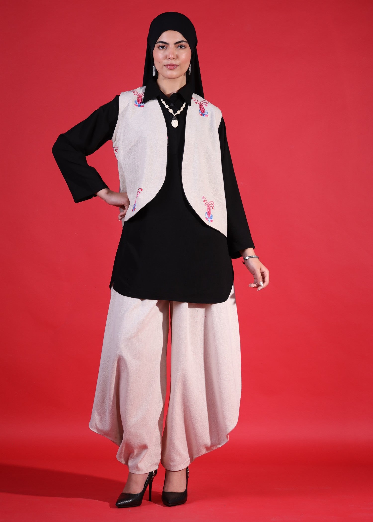 jacquard crepe Kurta Set in Black, linen