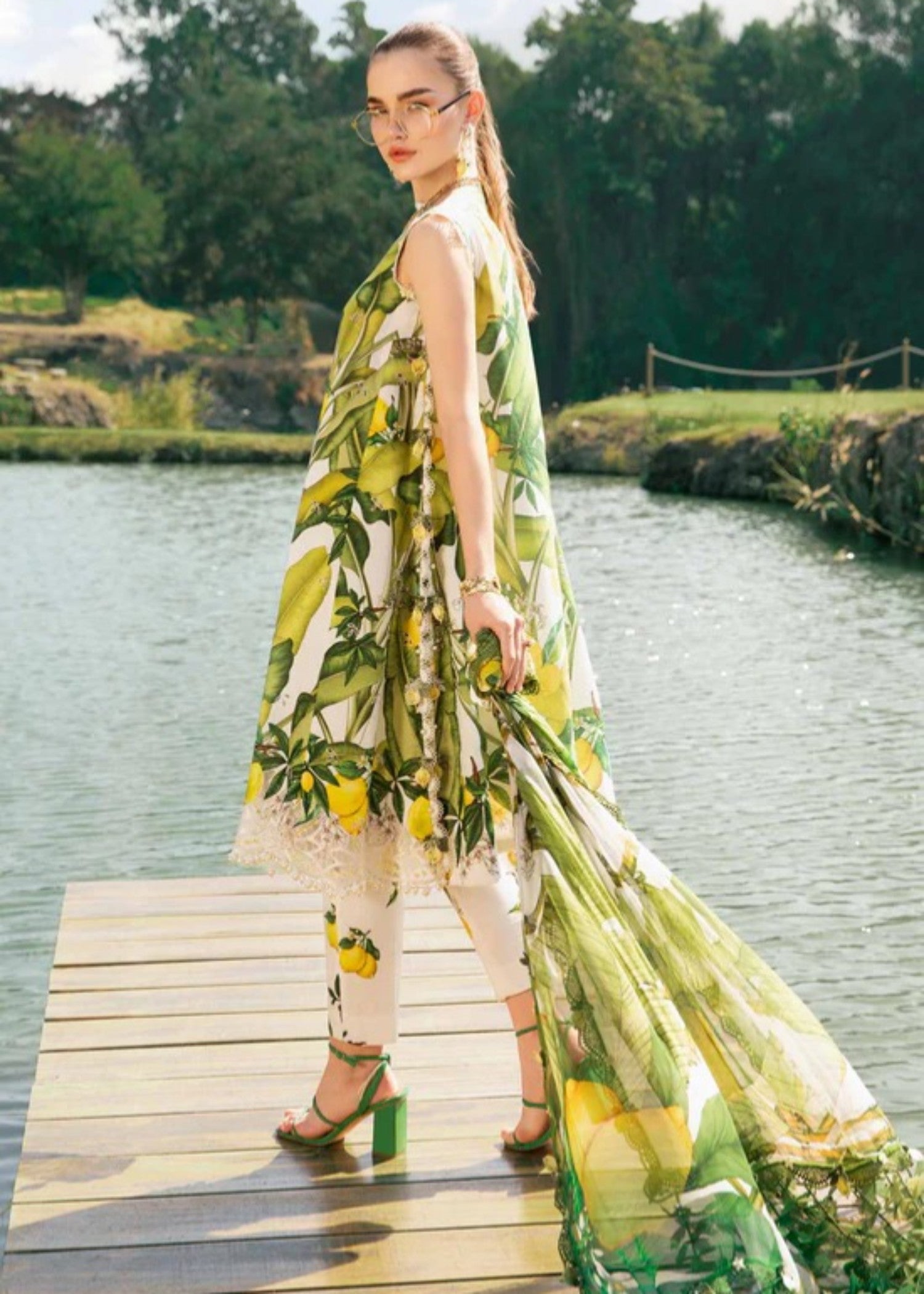 slub lawn Kurta Set in White, yellow