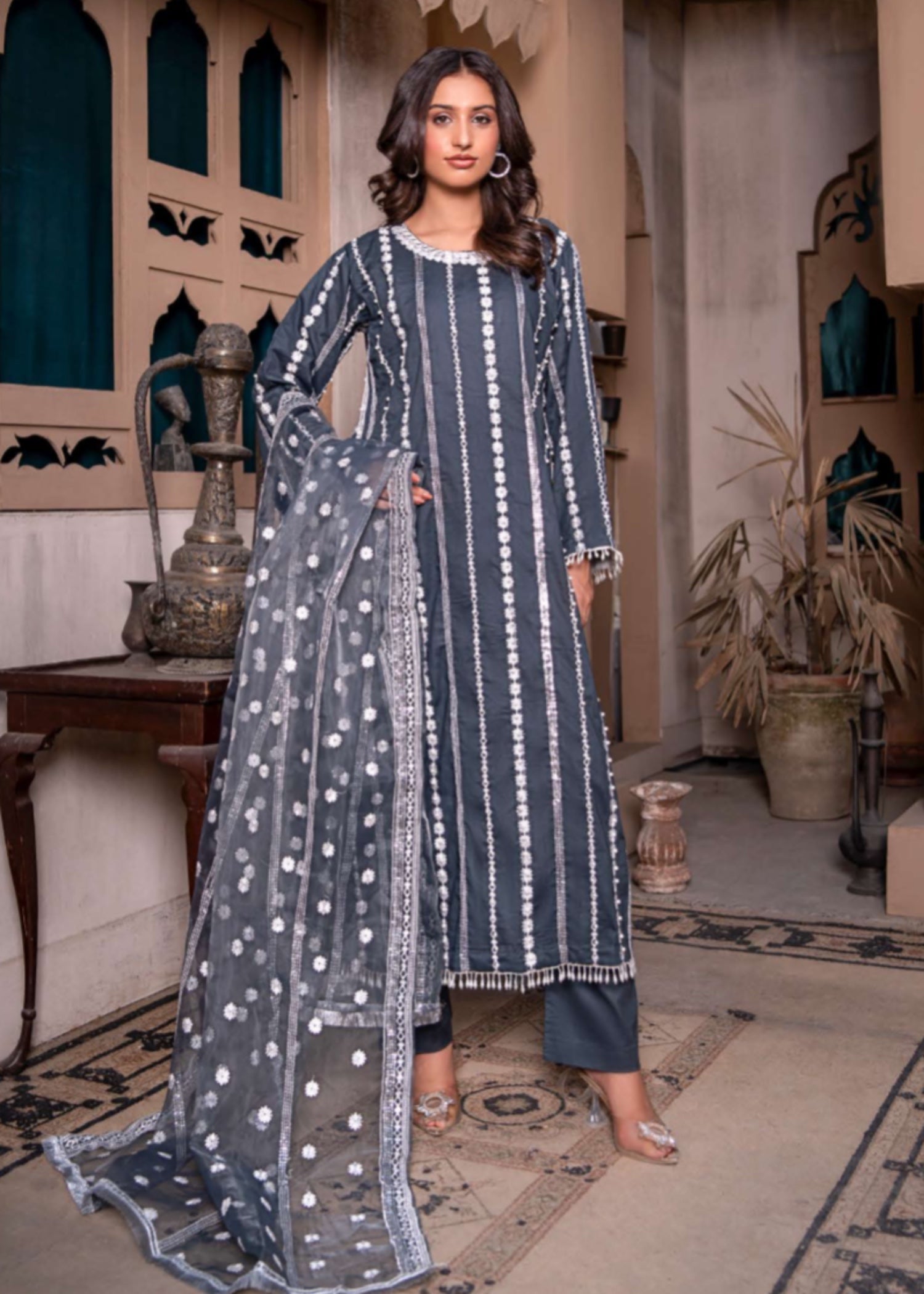 lawn cotton Kurta Set in Iron grey