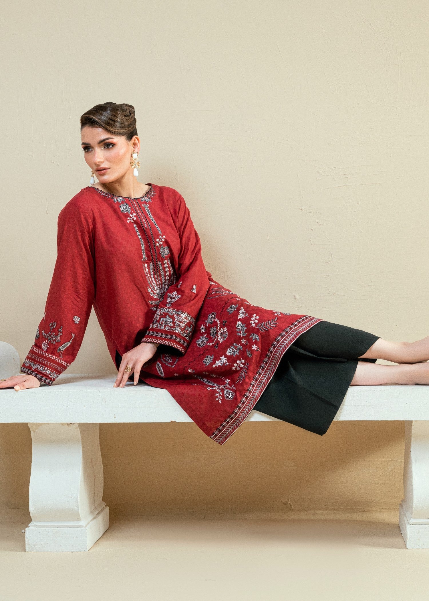 brochea jacquard Kurta Set in Red