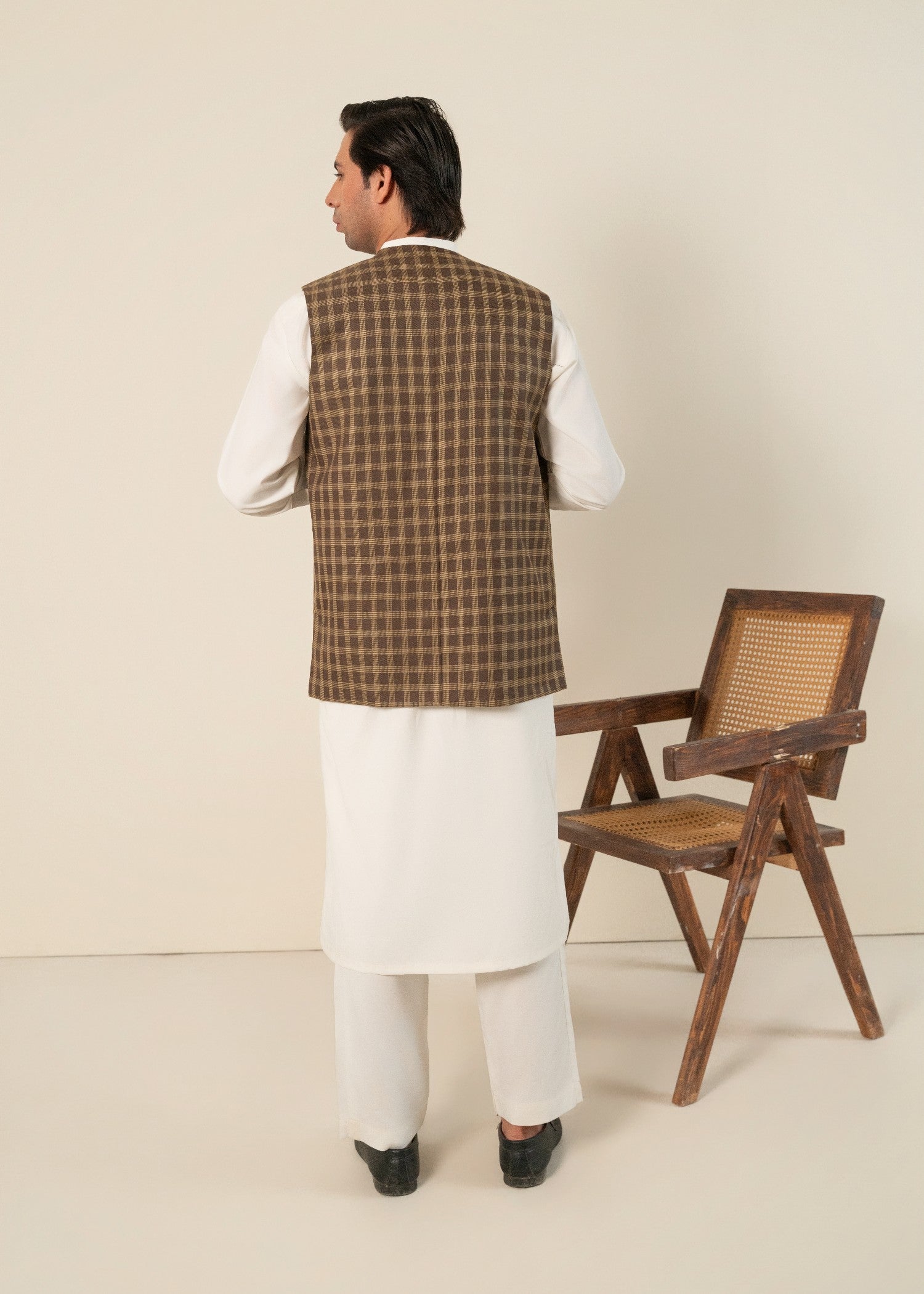 suiting Waistcoat in Camel brown, coffee brown by Yes the instyle