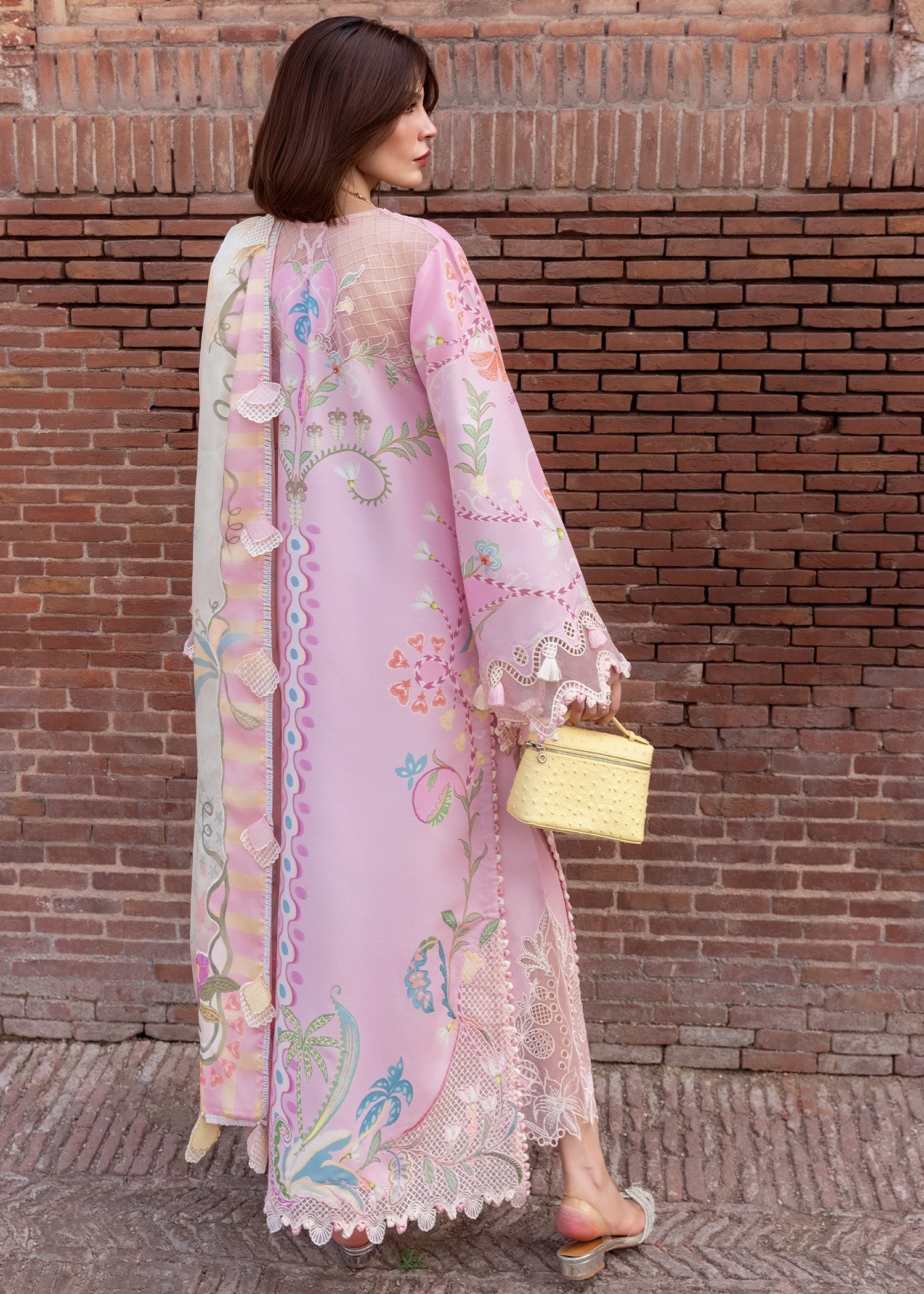 Flow Luxury Lawn – OUT OF MANY HEARTS - D6A