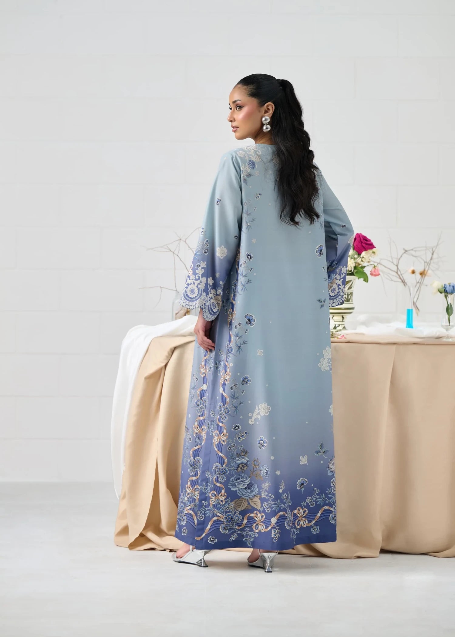 raw silk Kaftan in Cool grey