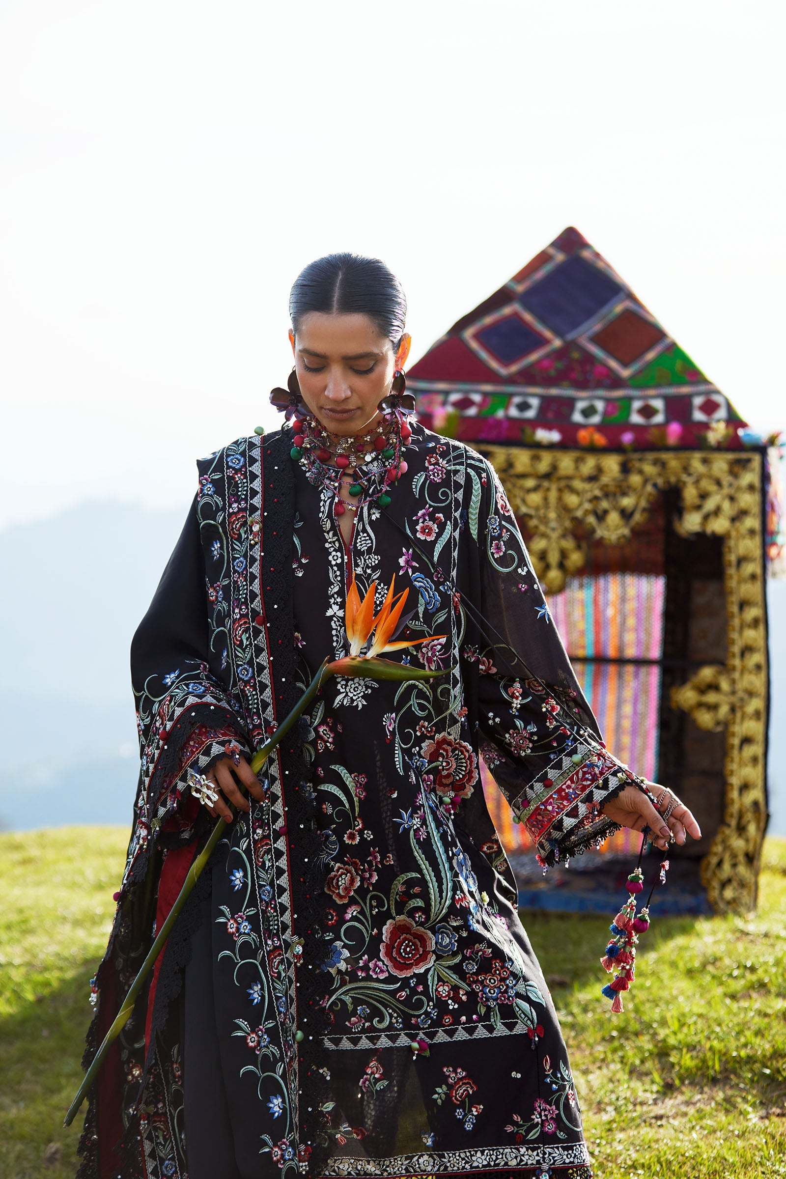 Kashmee Luxury Eid Lawn – ZABAR (EL26-01 A)
