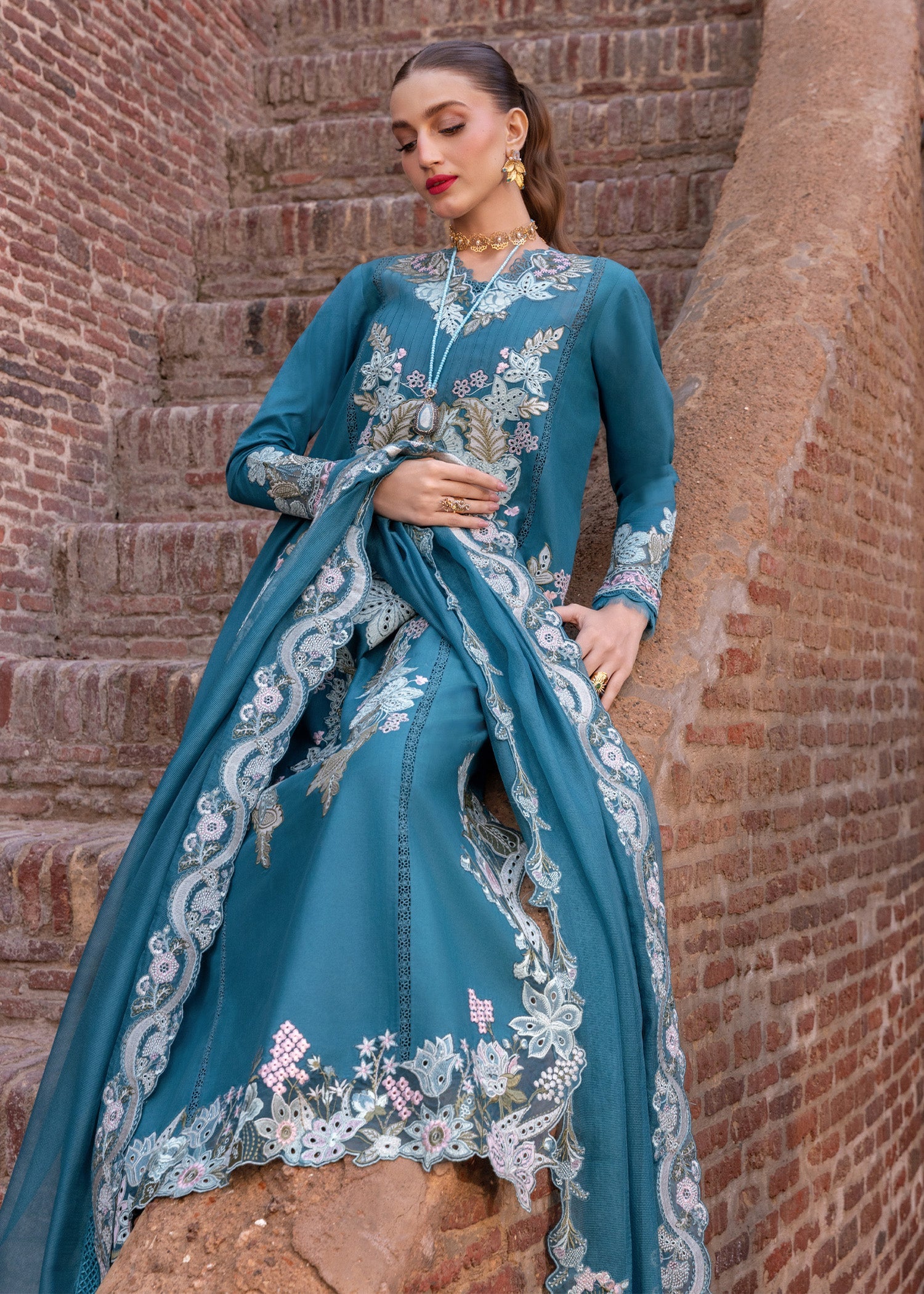 Breeze Festive Luxury Lawn – VERA-9-A