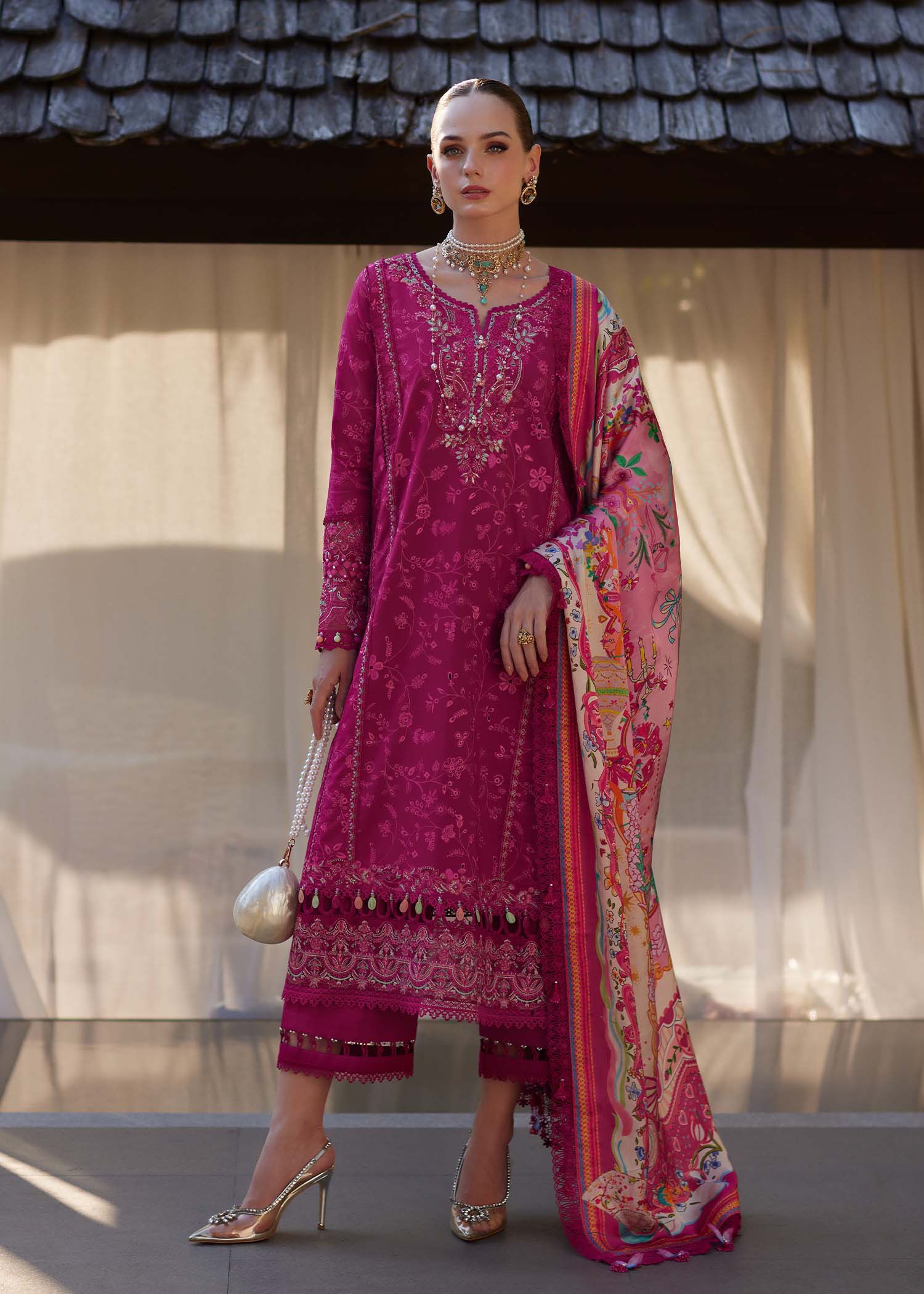 Ariya Luxury Lawn – Avelyn