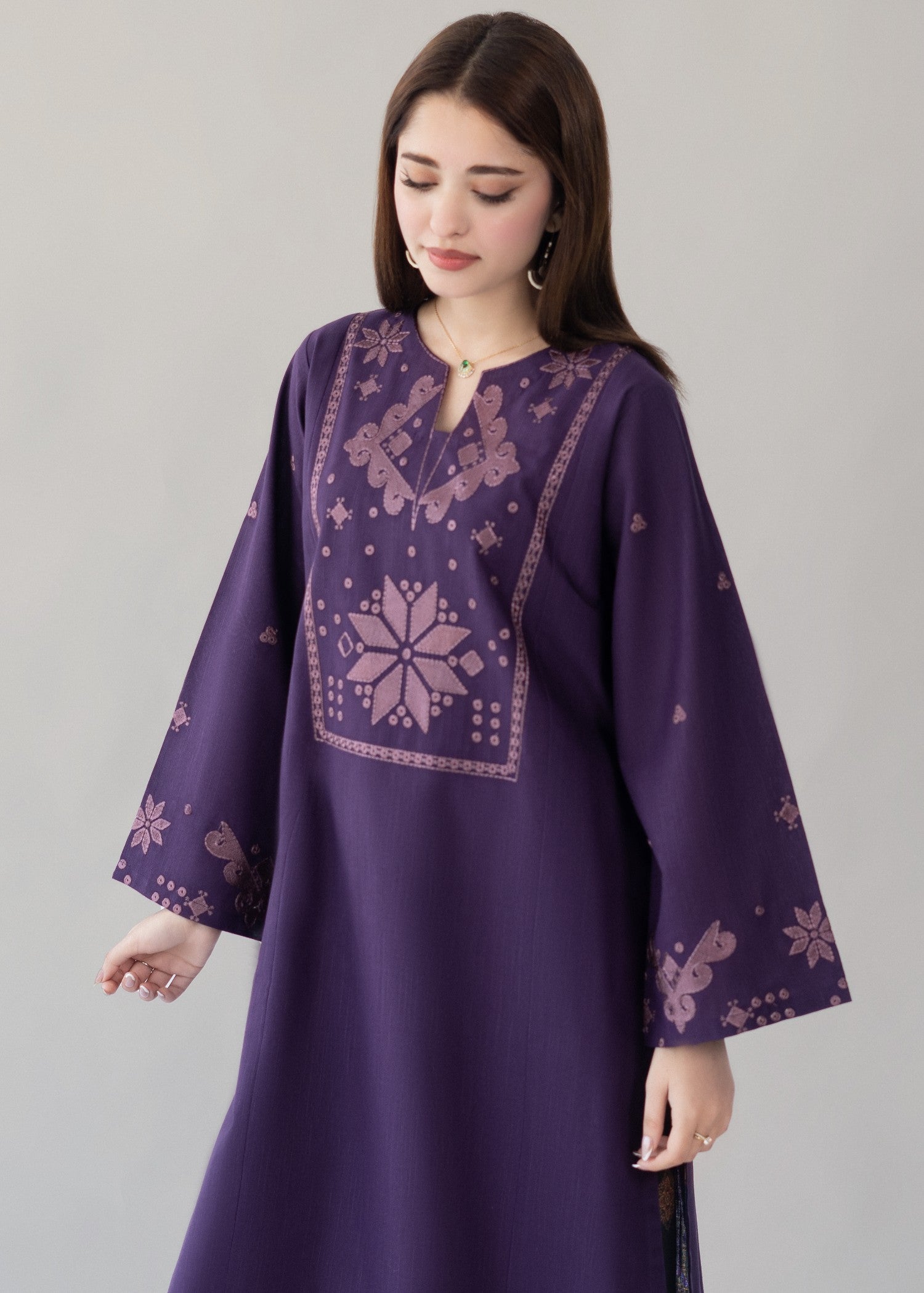 slub khaddar Kurta Set in Black, purple