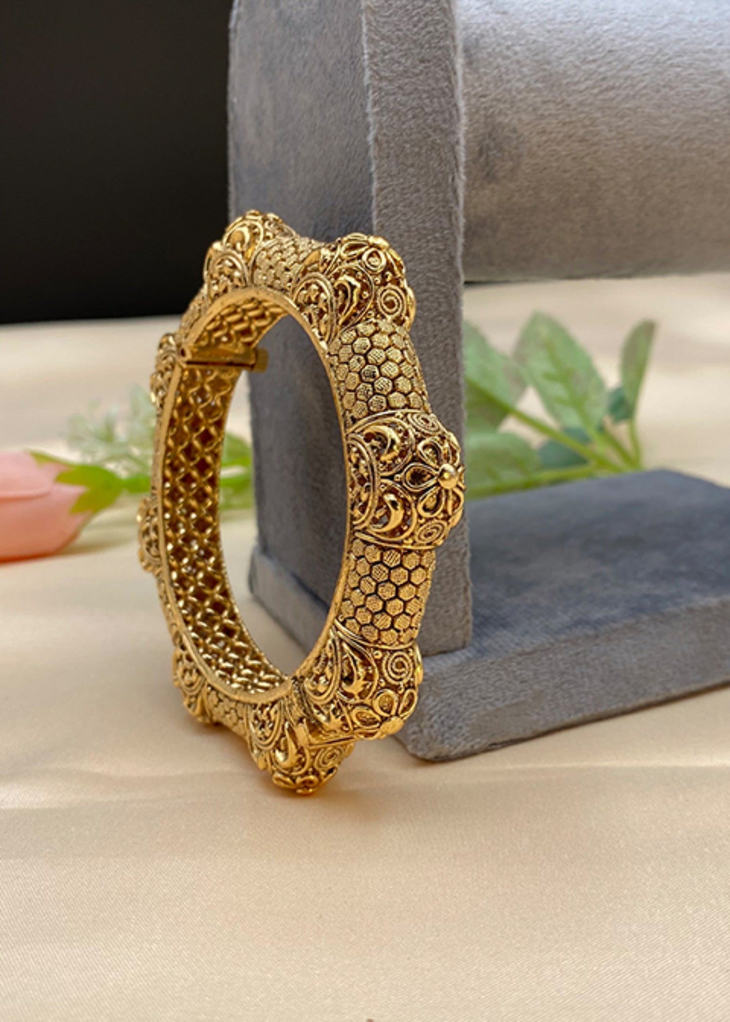 Bangles in Gold Color by - Trendy Women Bangles KYG9246
