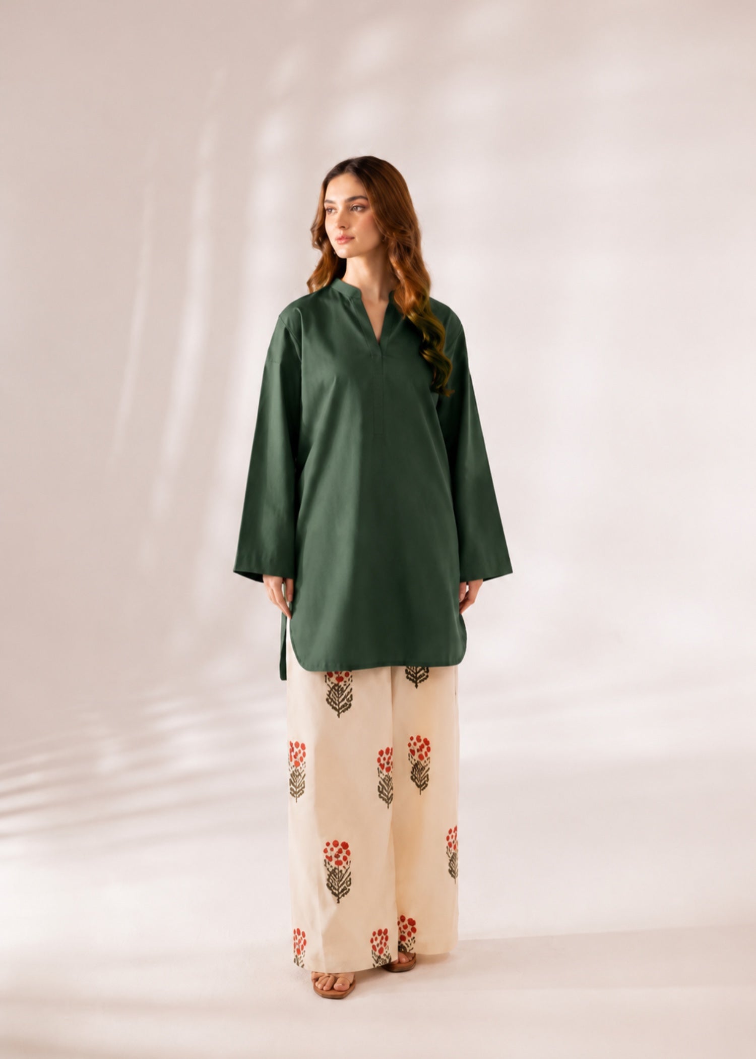 linen Kurta Set in Bottle green, off-white