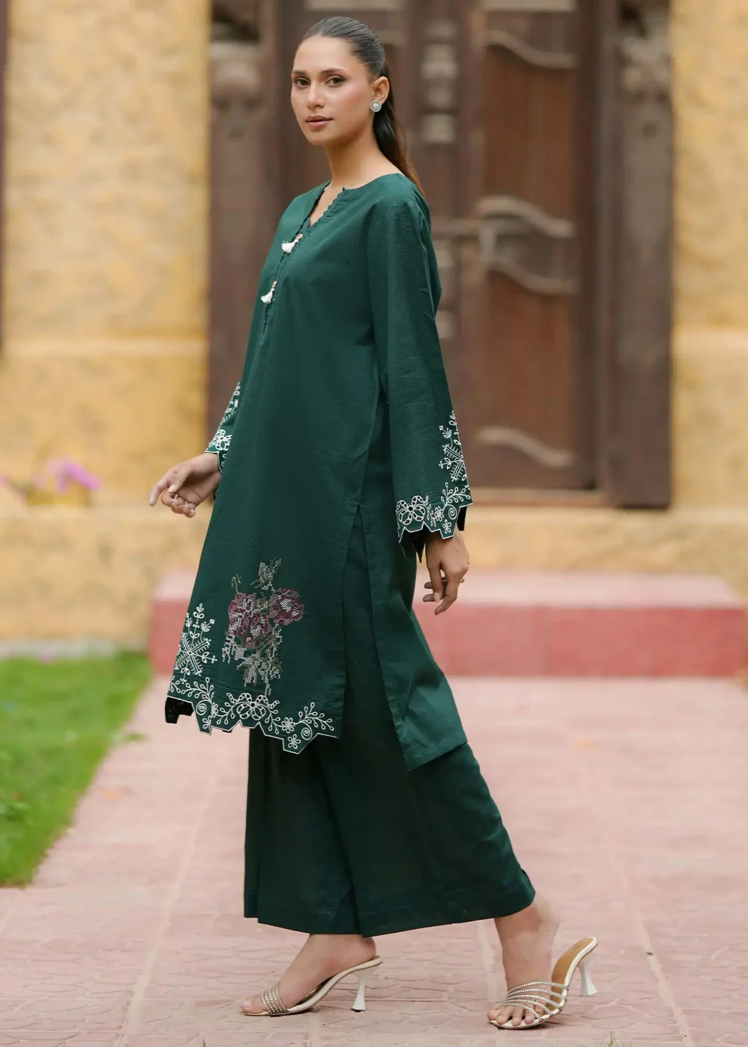 textured lawn Kurta Set in Dark green