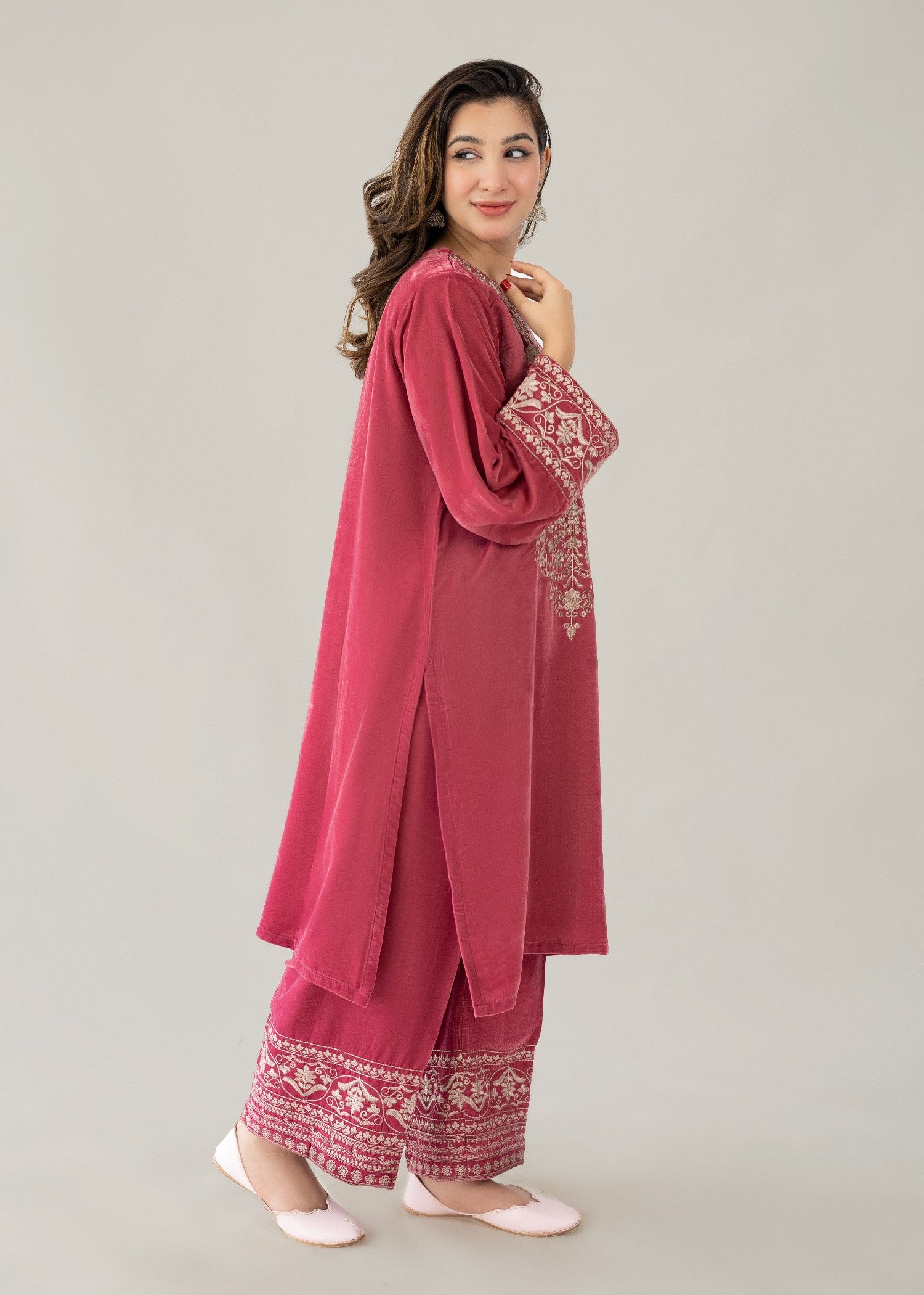 velvet Kurta Set in Tea rose pink