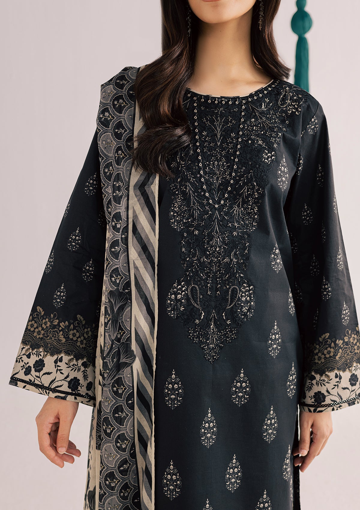 lawn Kurta Set in Jet black