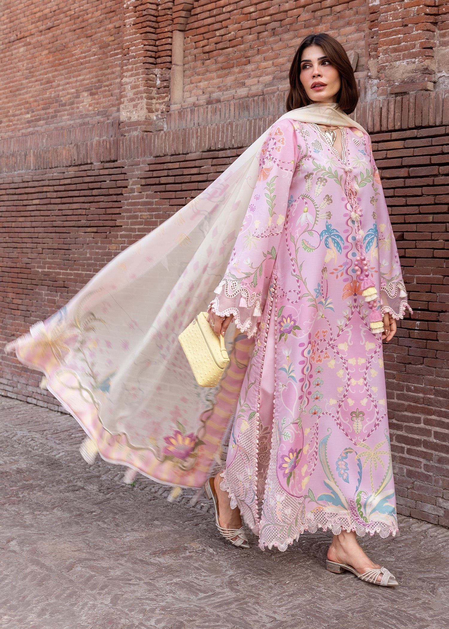 Flow Luxury Lawn – OUT OF MANY HEARTS - D6A