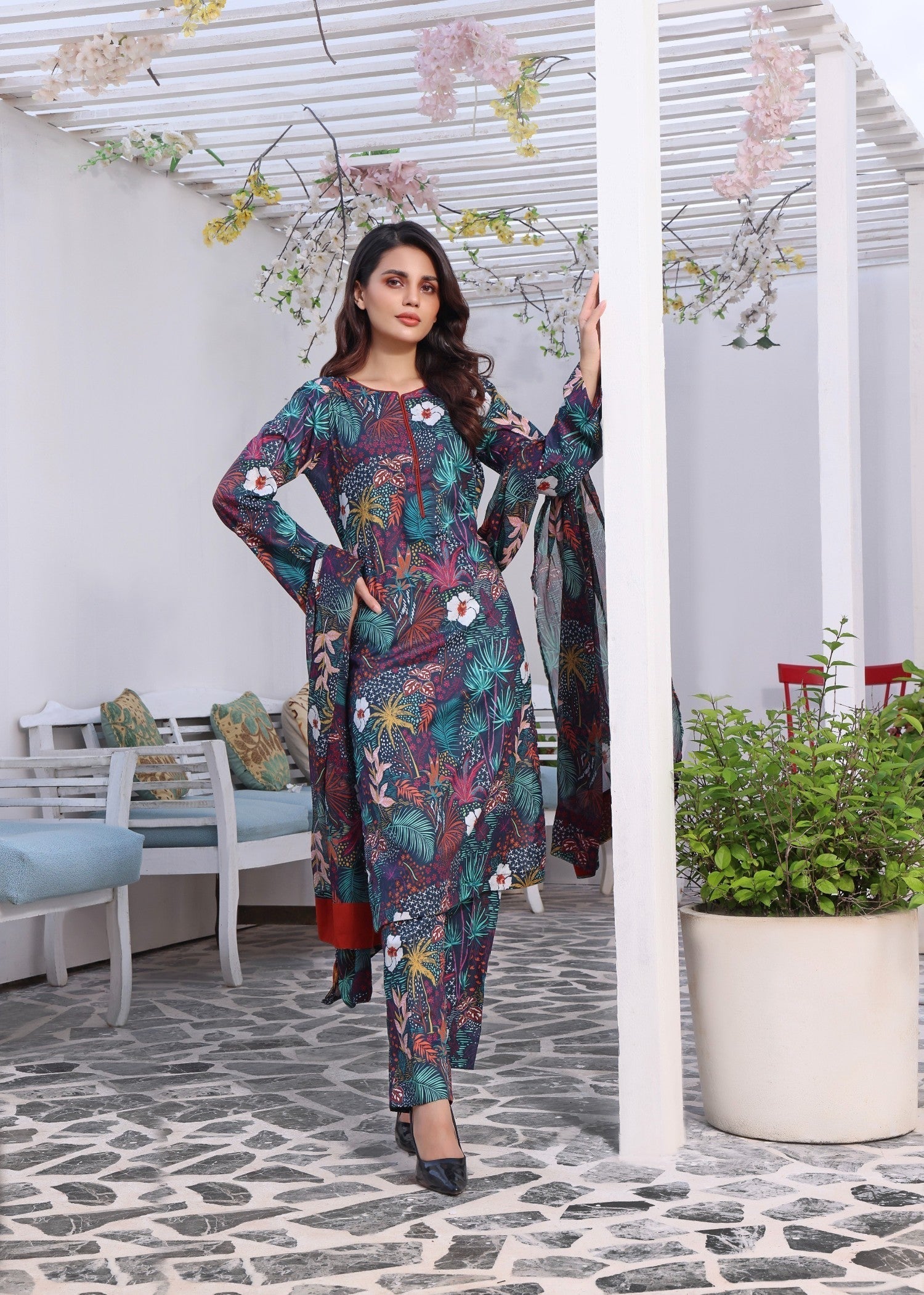 lawn Kurta Set in Multi