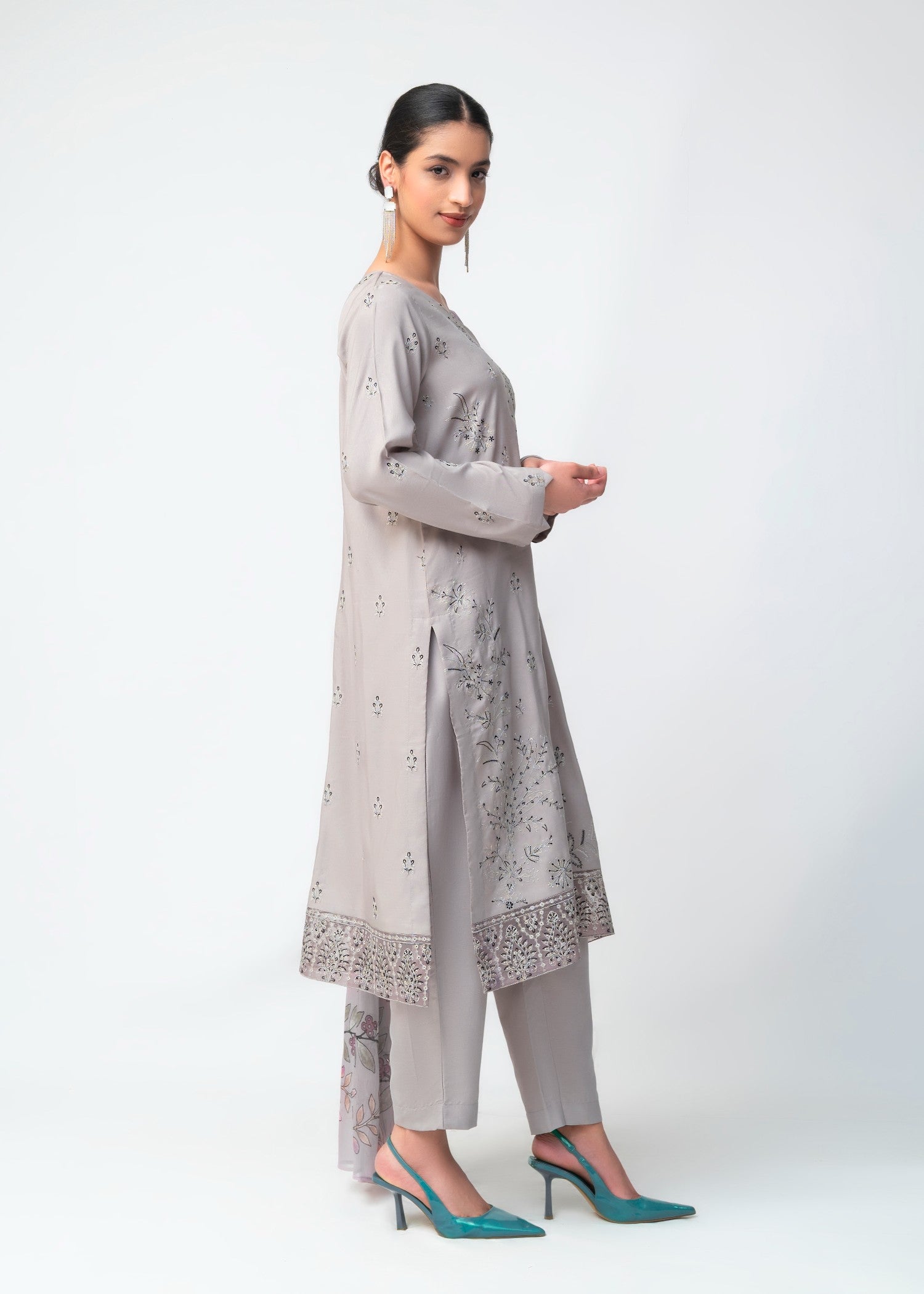 khaddar Kurta Set in Pastel grey