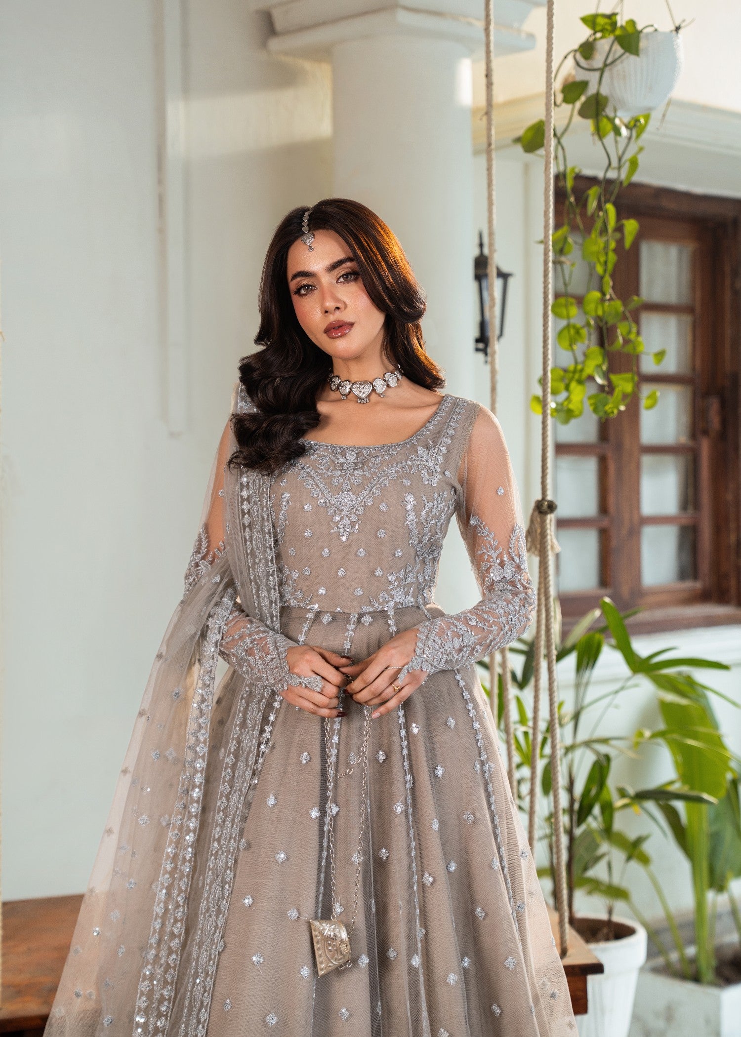 net Pishwas in Warm grey